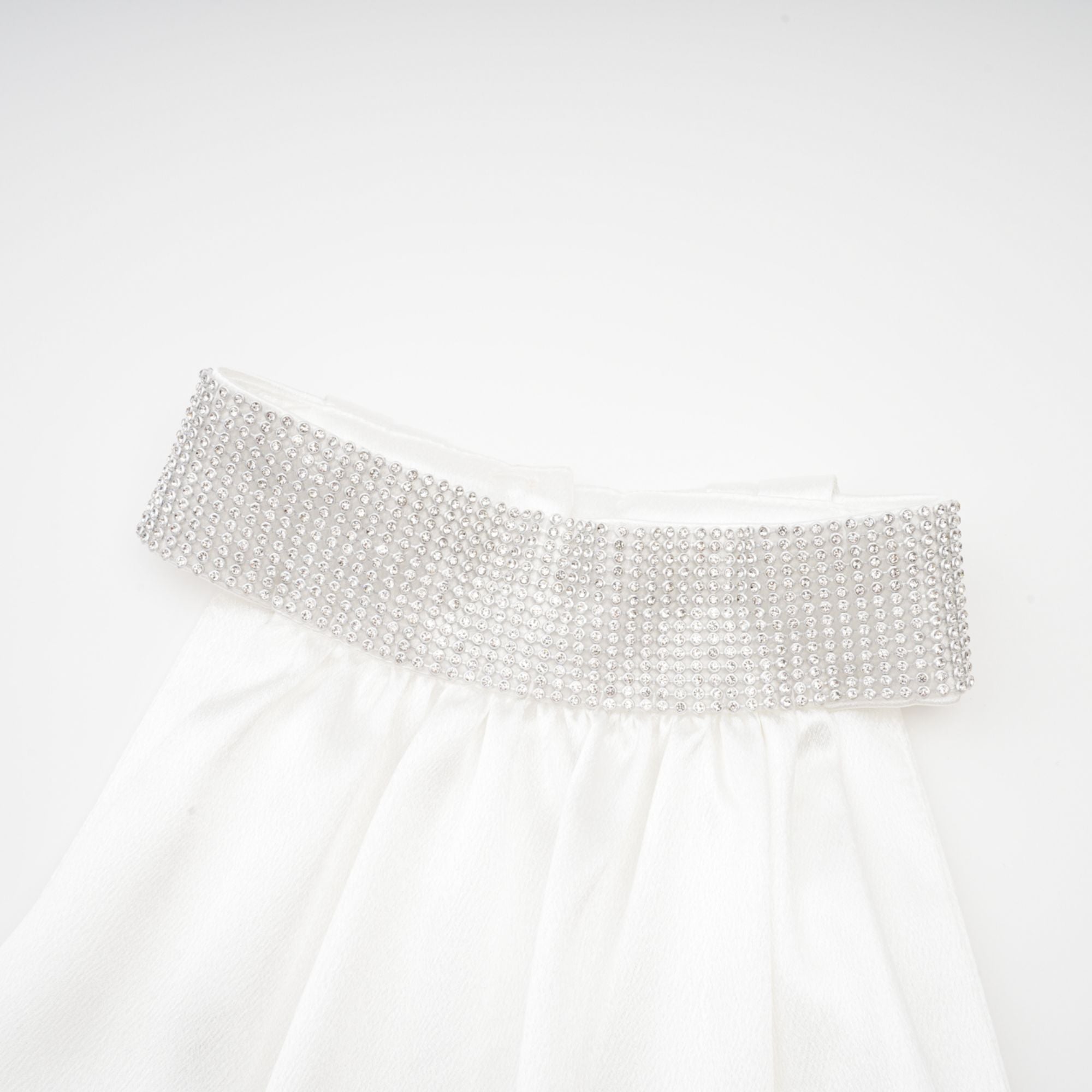 فستان قصير غير متماثل مزين بتفاصيل تاهيتي (بيع نهائي - الولايات المتحدة فقط)