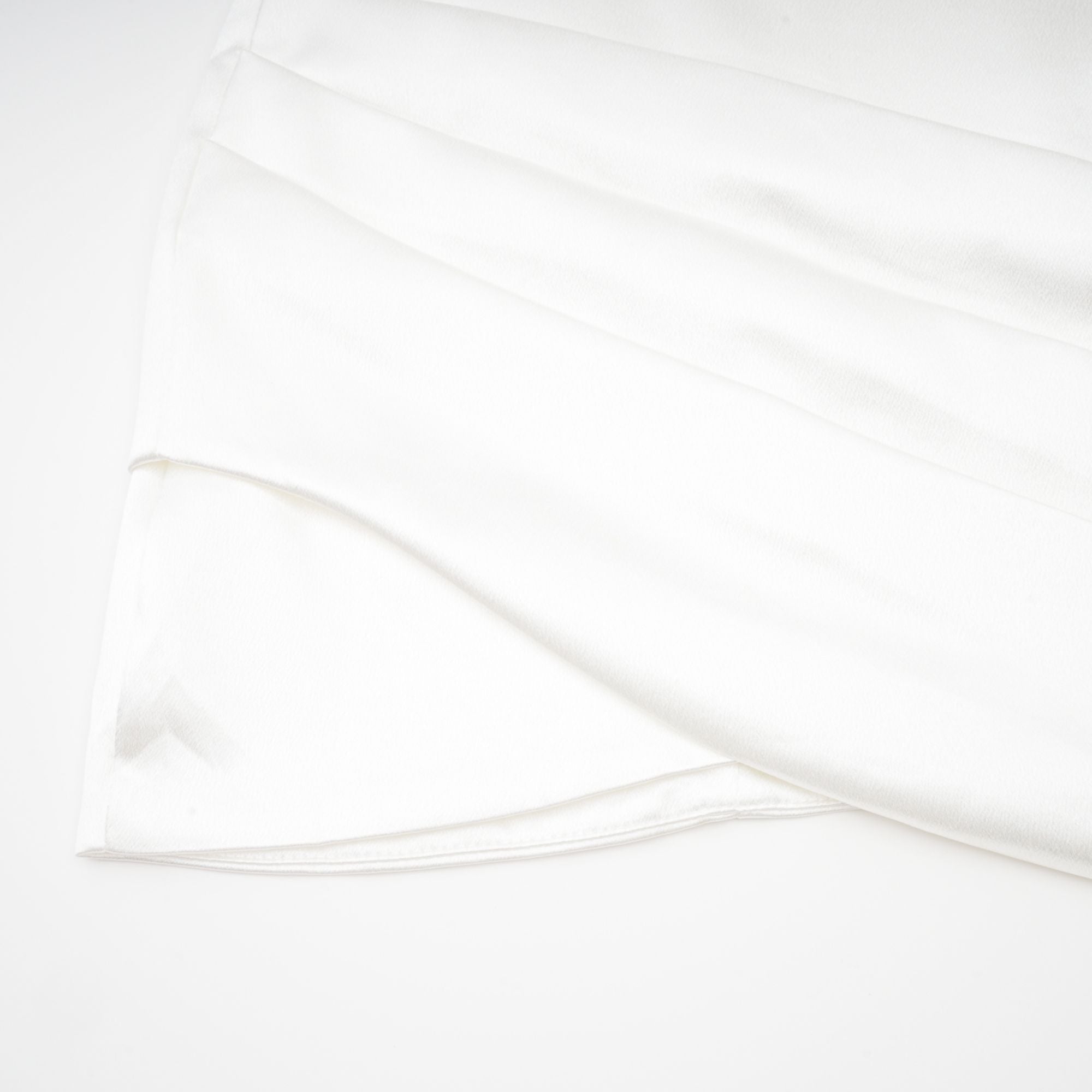 فستان قصير غير متماثل مزين بتفاصيل تاهيتي (بيع نهائي - الولايات المتحدة فقط)