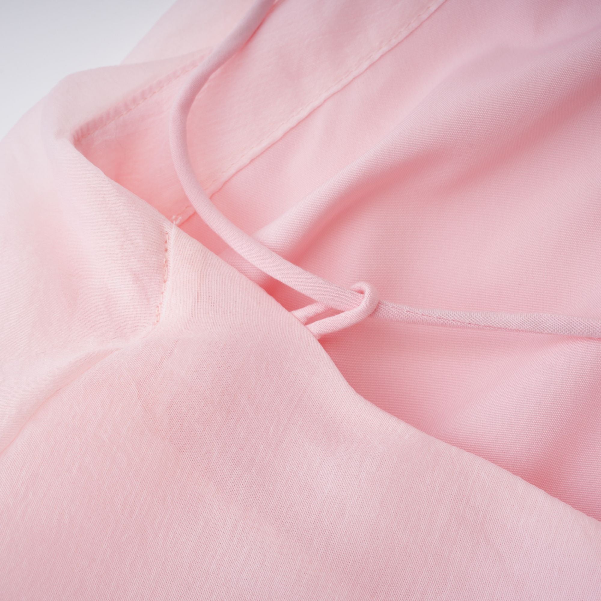 فستان لوسي الوردي القصير ذو الطبقات والمكشكش