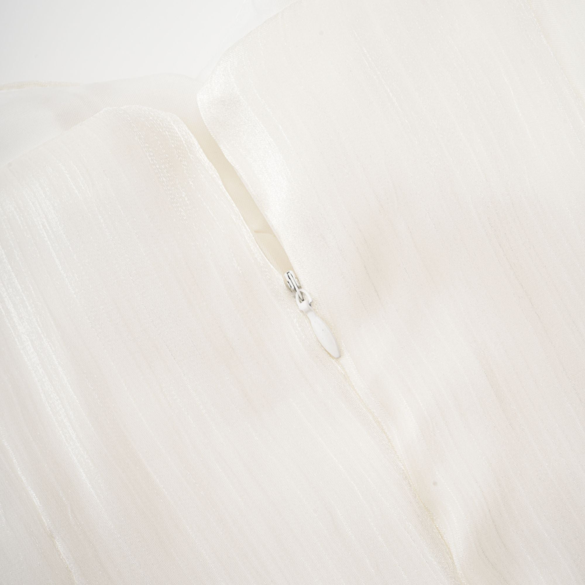 فستان ميدي متعدد الطبقات ذو حافة مكشكشة من Bérénice (بيع نهائي - الولايات المتحدة فقط)