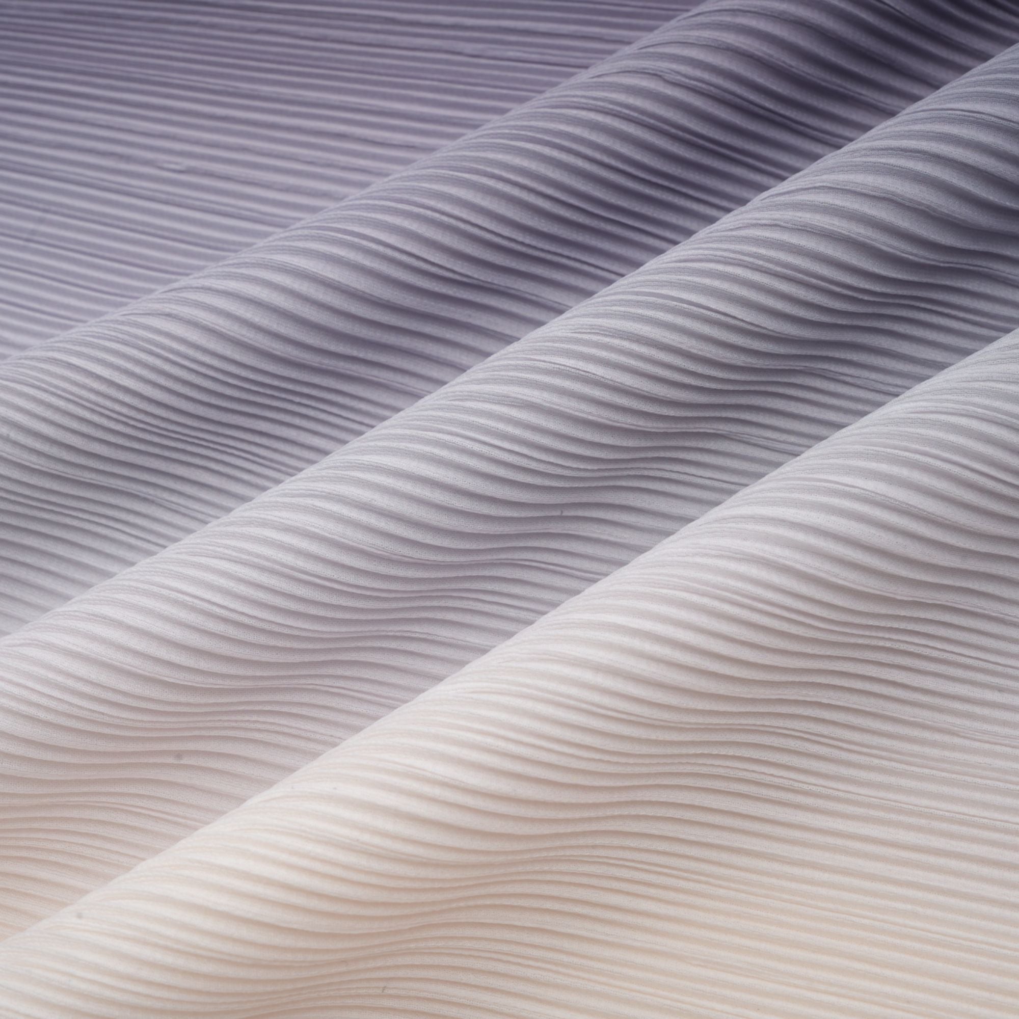 طقم بلوزة وبنطلون متناسقان من Agathe باللون الأرجواني المتدرج