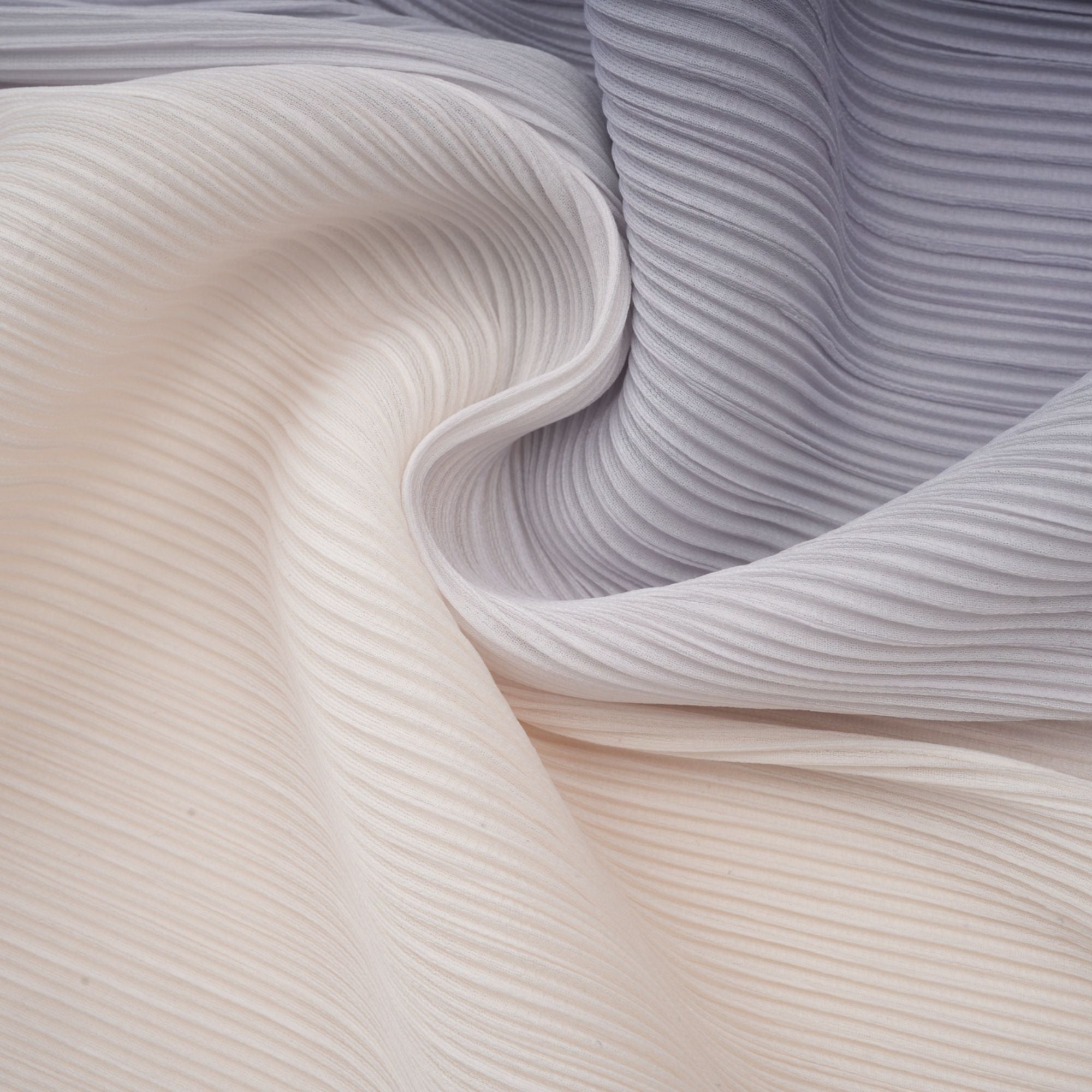 طقم بلوزة وبنطلون متناسقان من Agathe باللون الأرجواني المتدرج