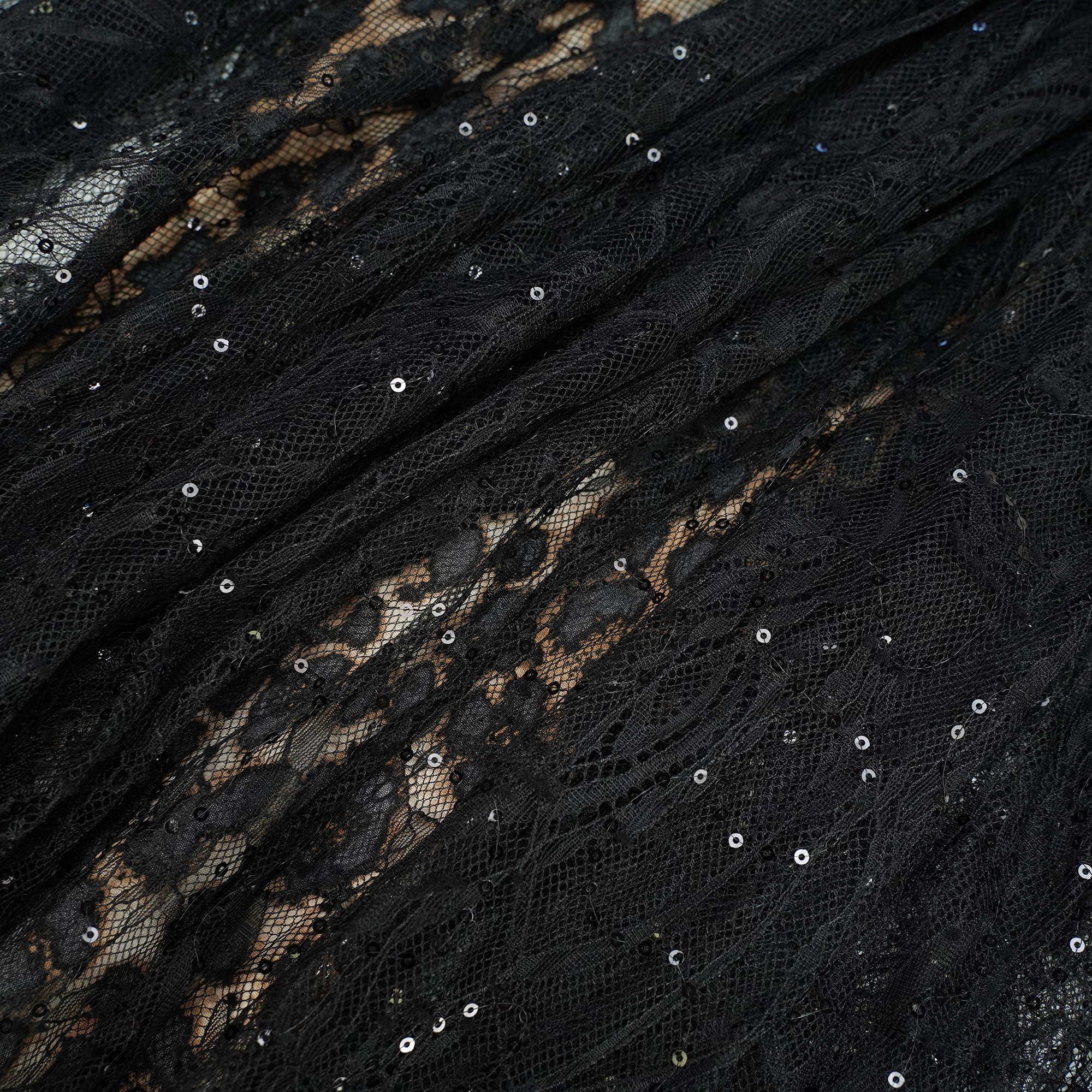 Alizée – Braunes Maxikleid mit Spitzeneinsatz und Leopardenmuster