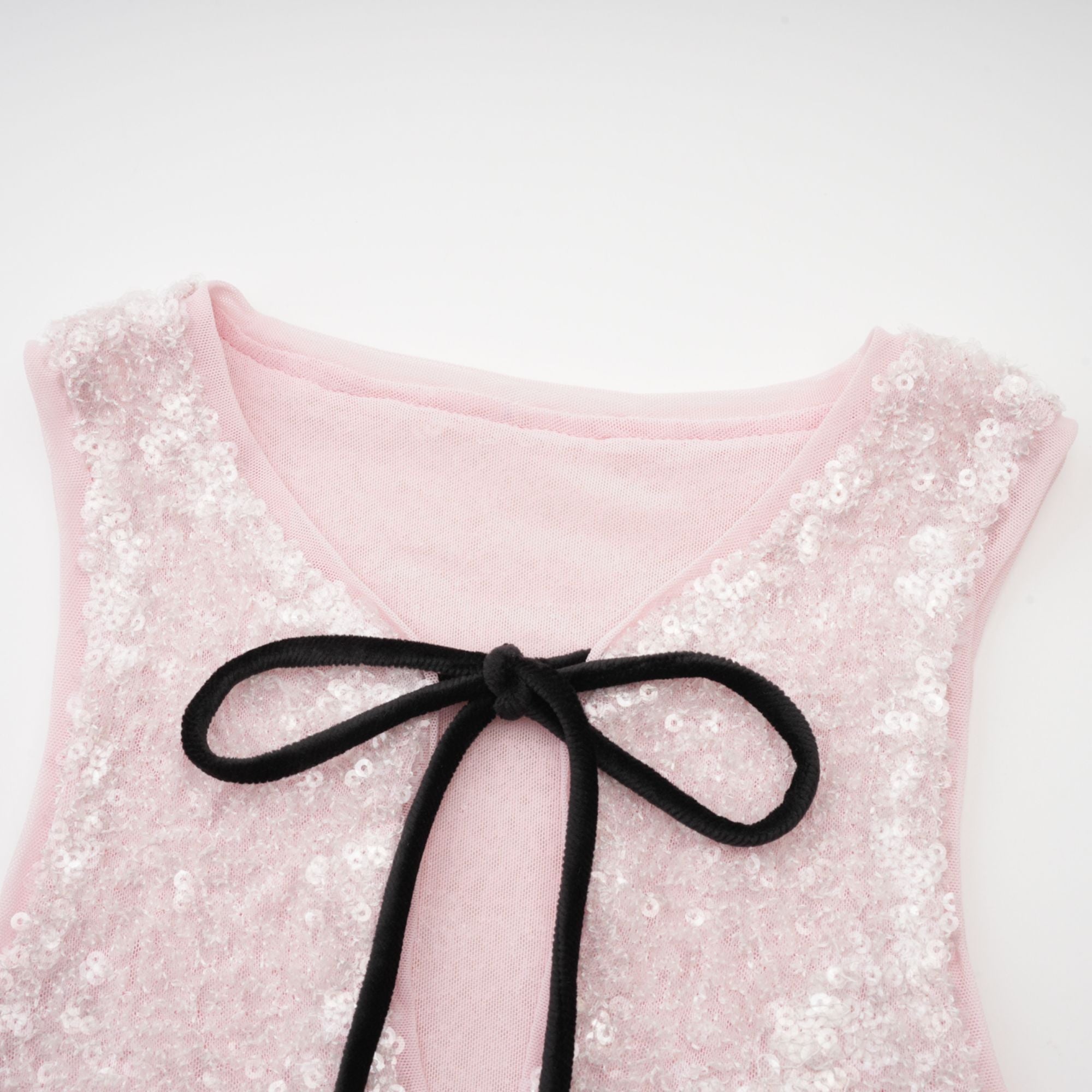 بلوزة أندريا الوردية المزينة بالترتر