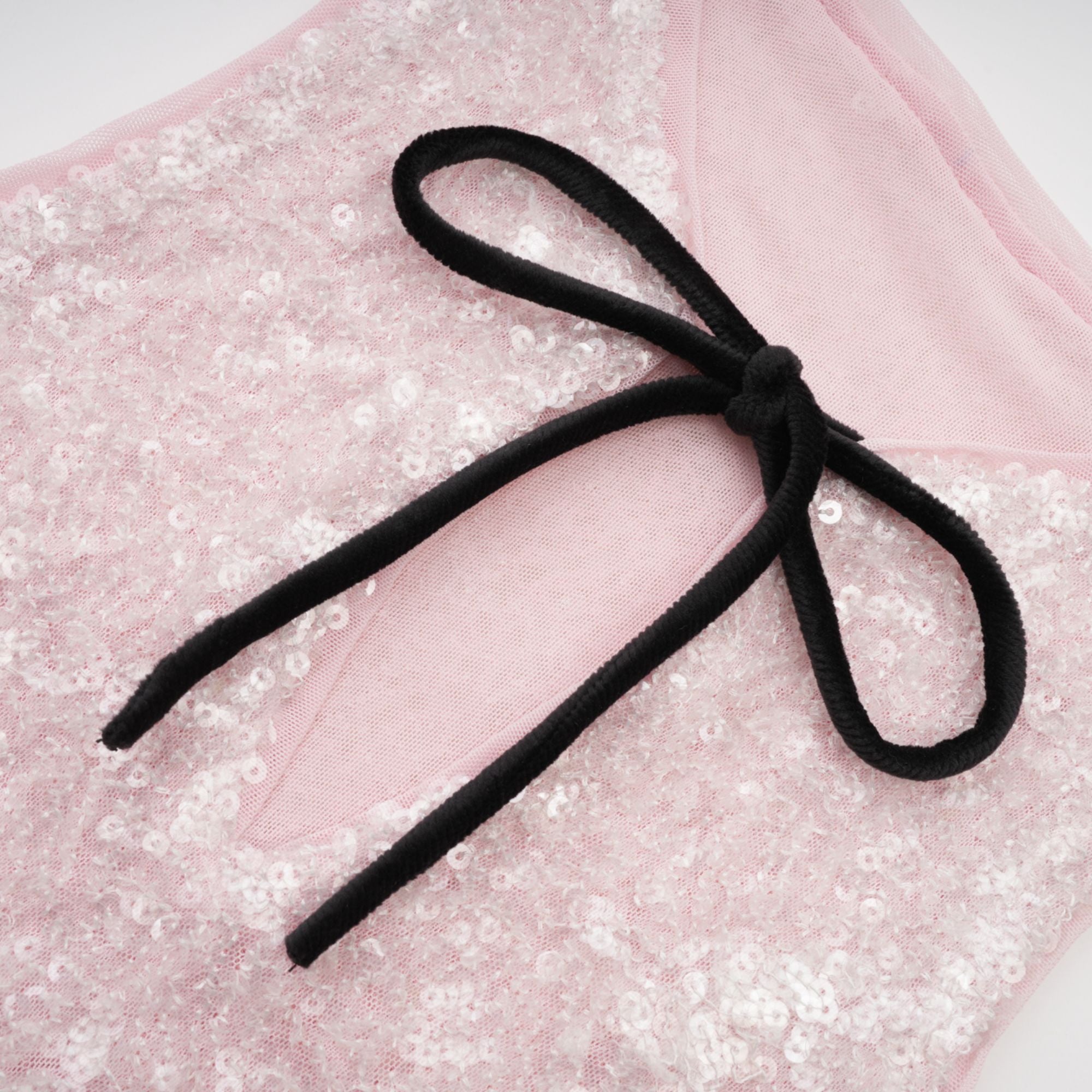 بلوزة أندريا الوردية المزينة بالترتر