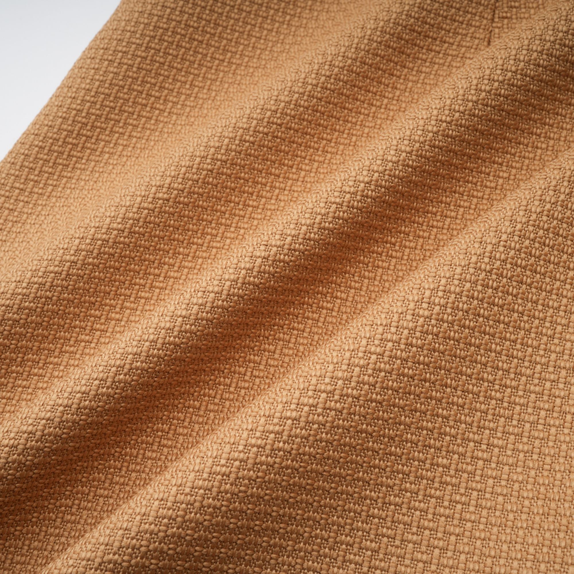 فستان أورور القصير من الدانتيل بفتحة على شكل ببلوم