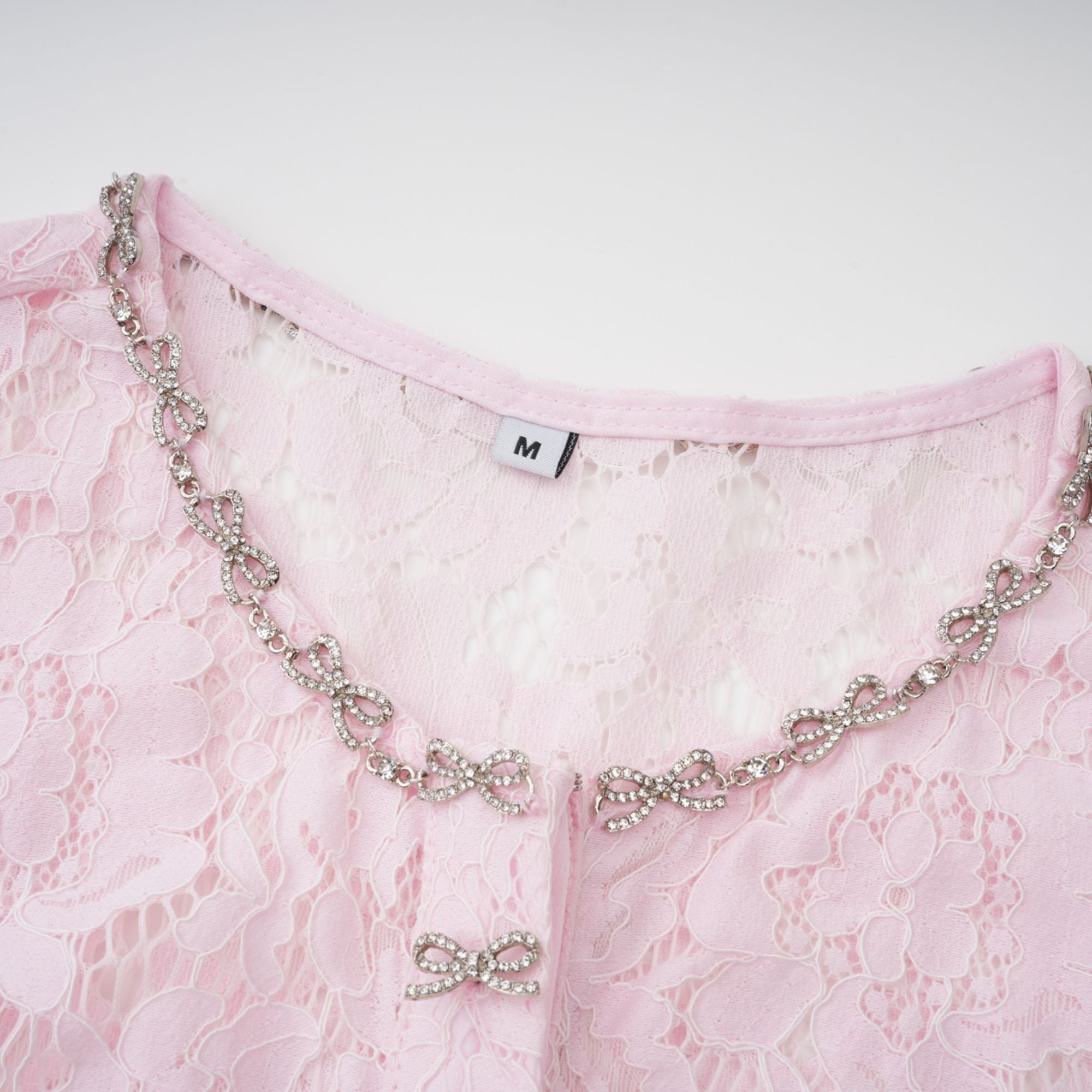 Sabine – Rosafarbenes Meerjungfrau-Midikleid mit Blumenspitze