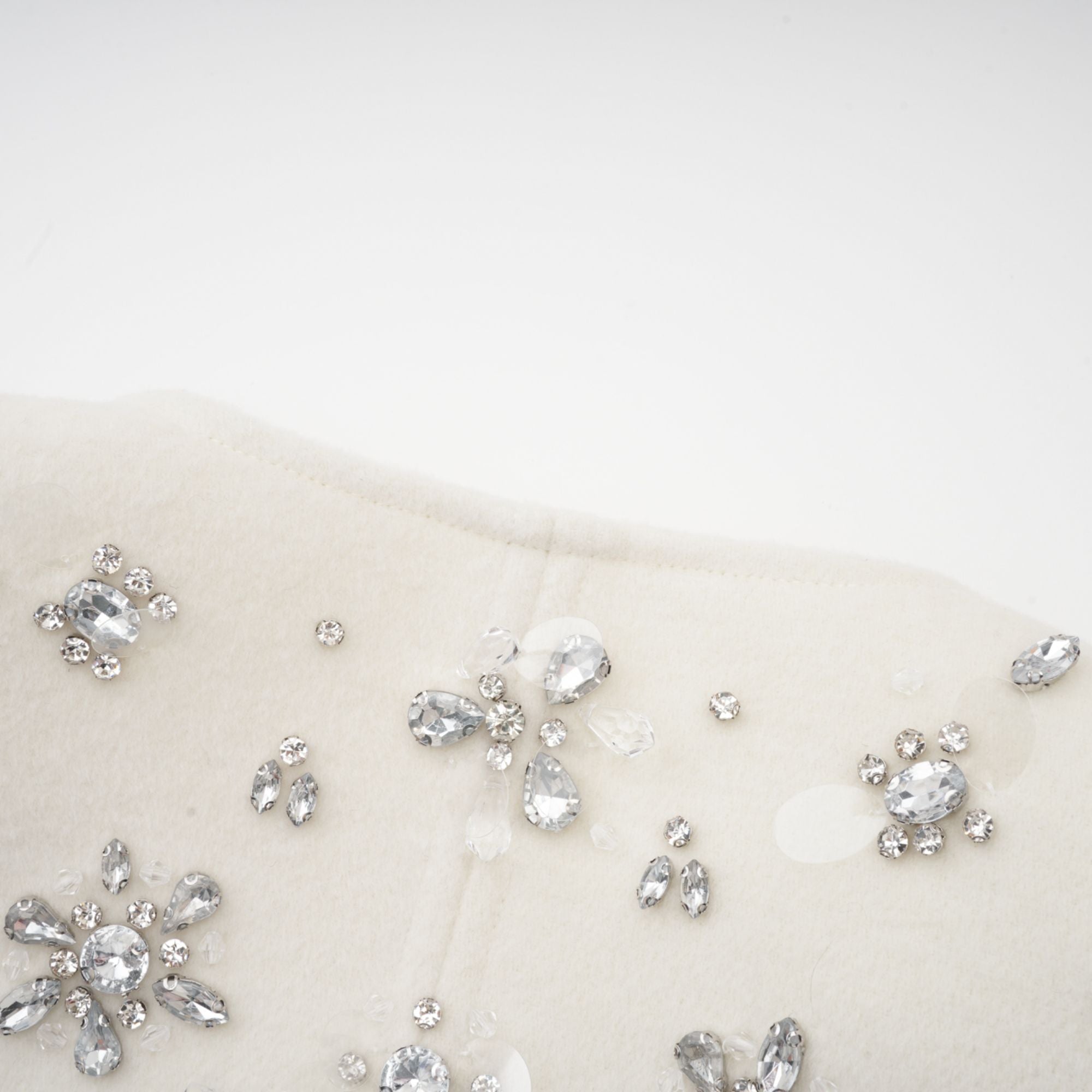 سترة بتصميم كيب من تصميم Éléonore