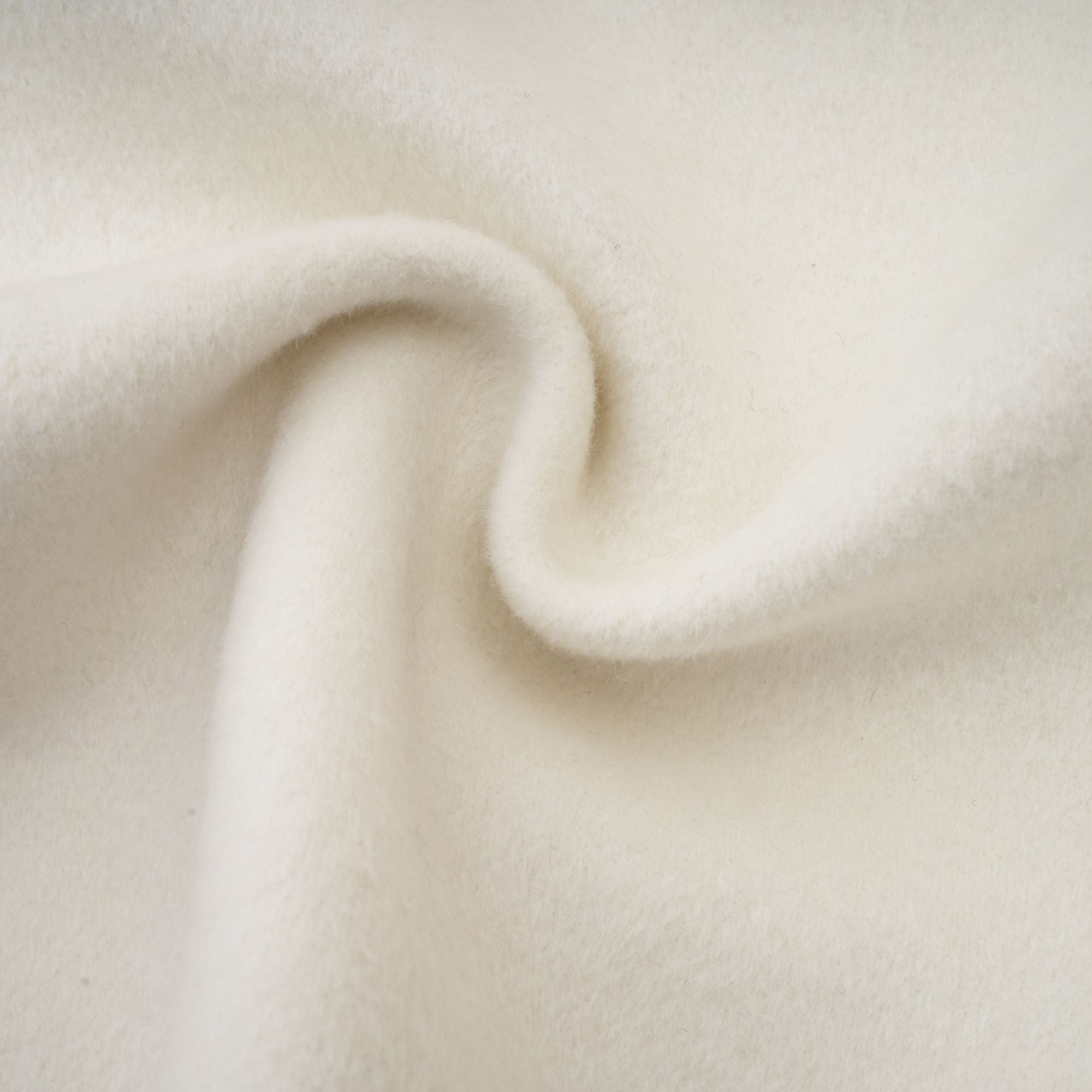 سترة بتصميم كيب من تصميم Éléonore