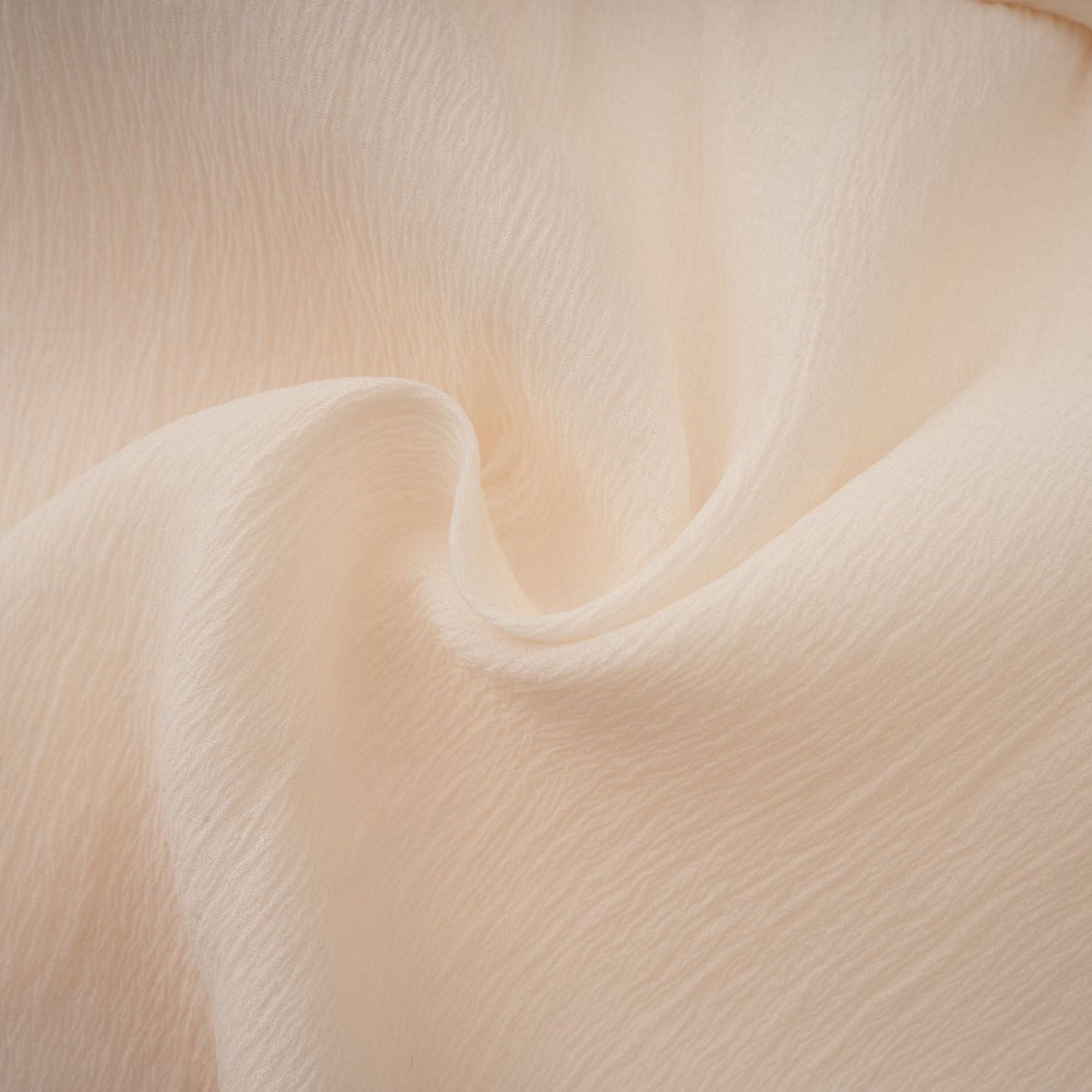 فستان هيلين القصير ذو الطبقات المزخرف بالزهور الاصطناعية