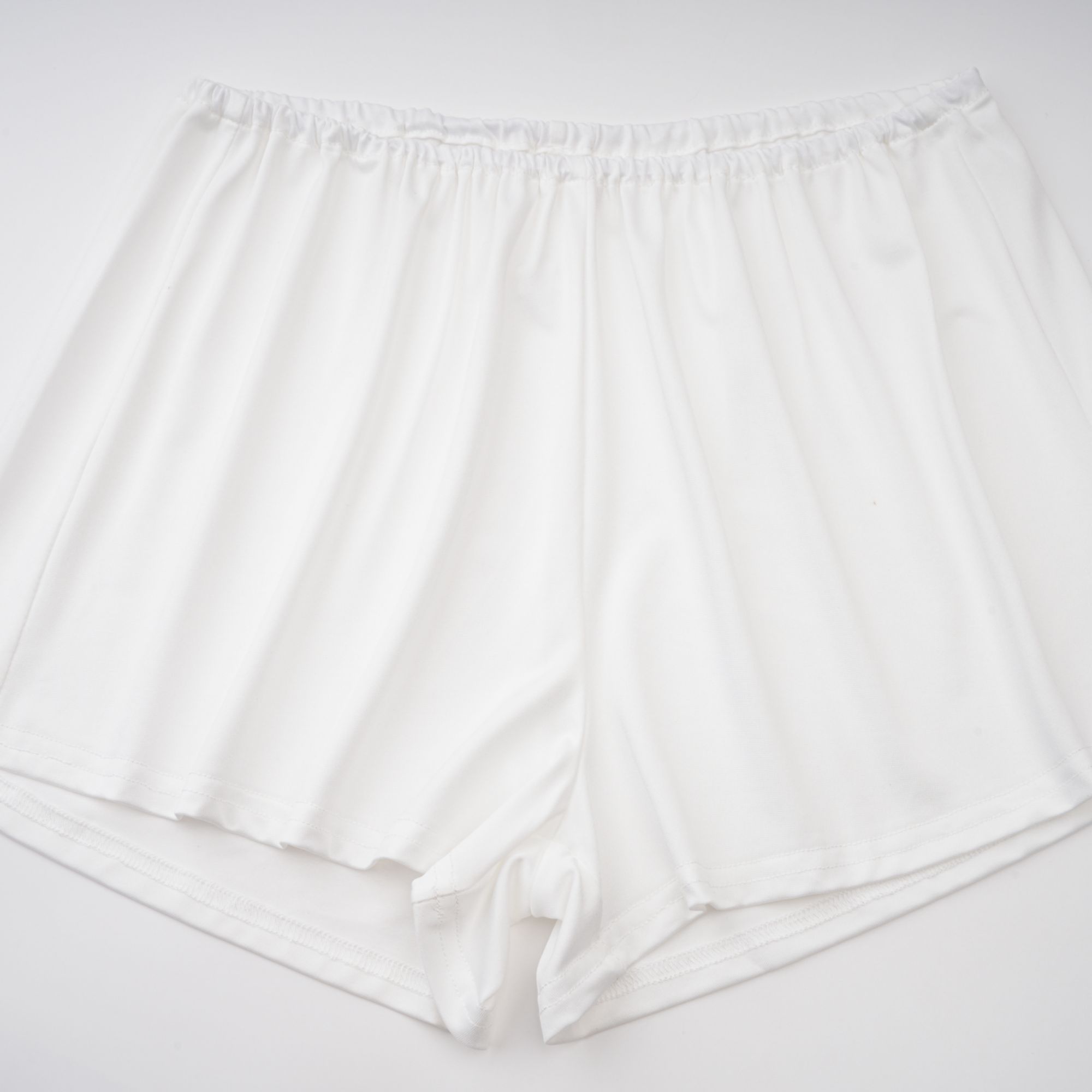 طقم جاكيت وتنورة بتصميم برميل أسود من إينورا