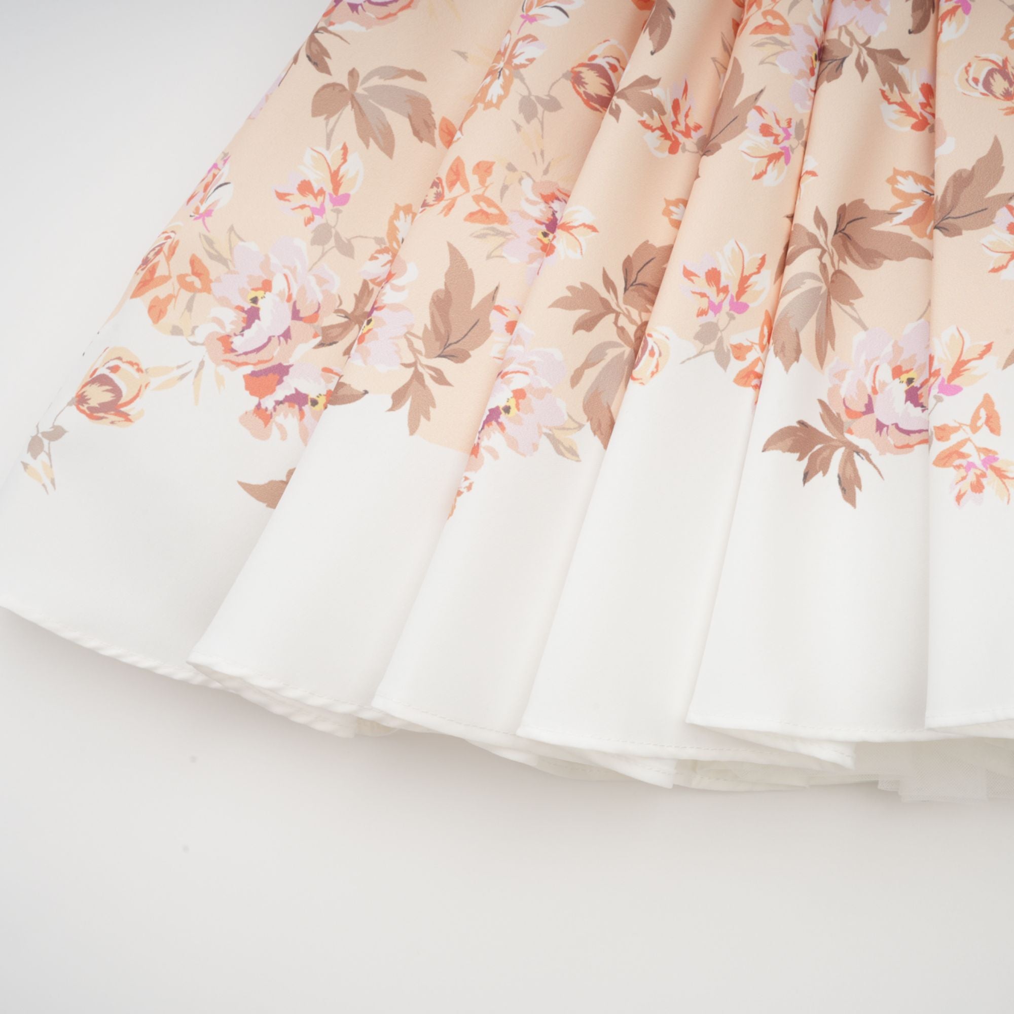 فستان أليزيه قصير مطوي بطبعة زهور صفراء