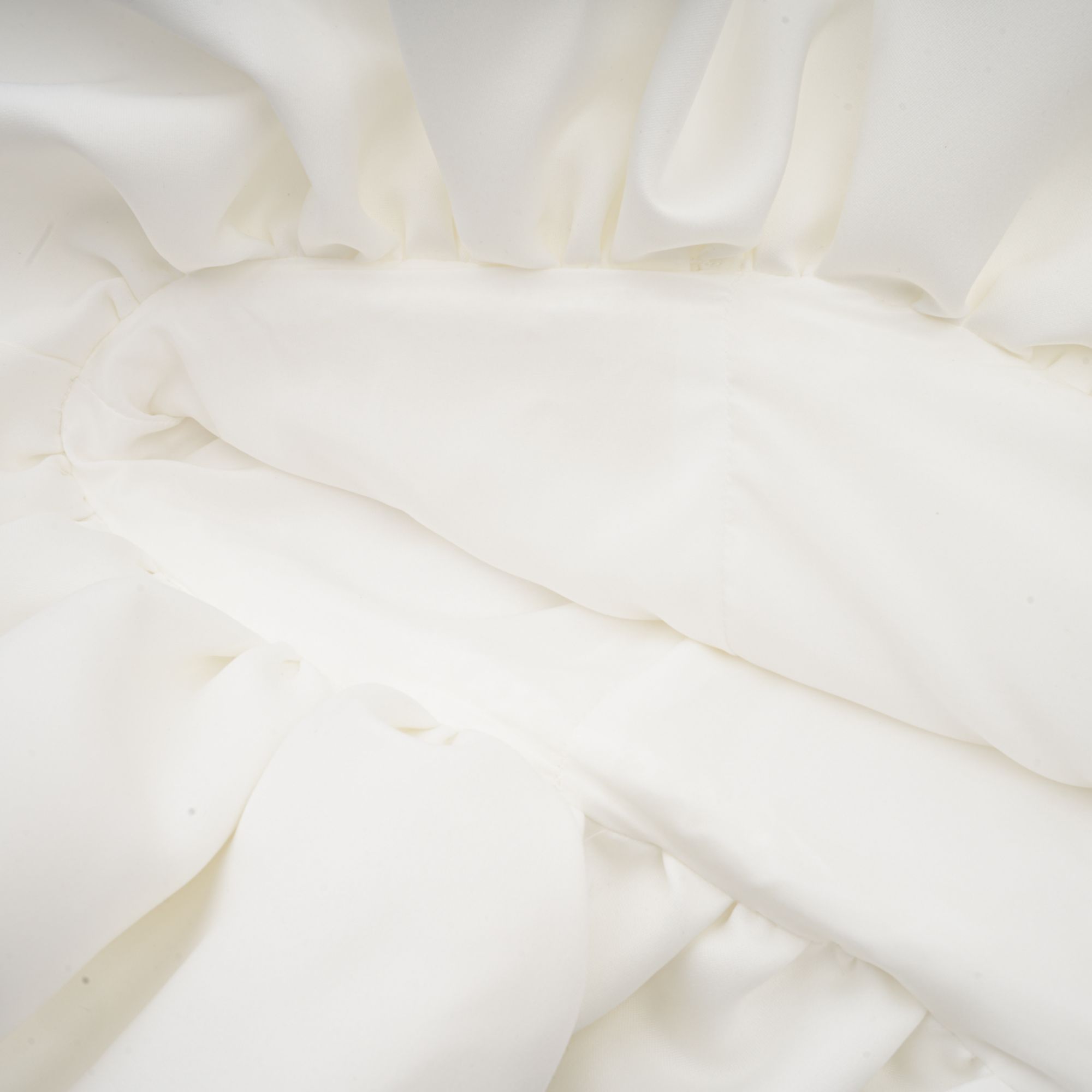 فستان إيلودي قصير بتنورة منفوخة باللون الأبيض