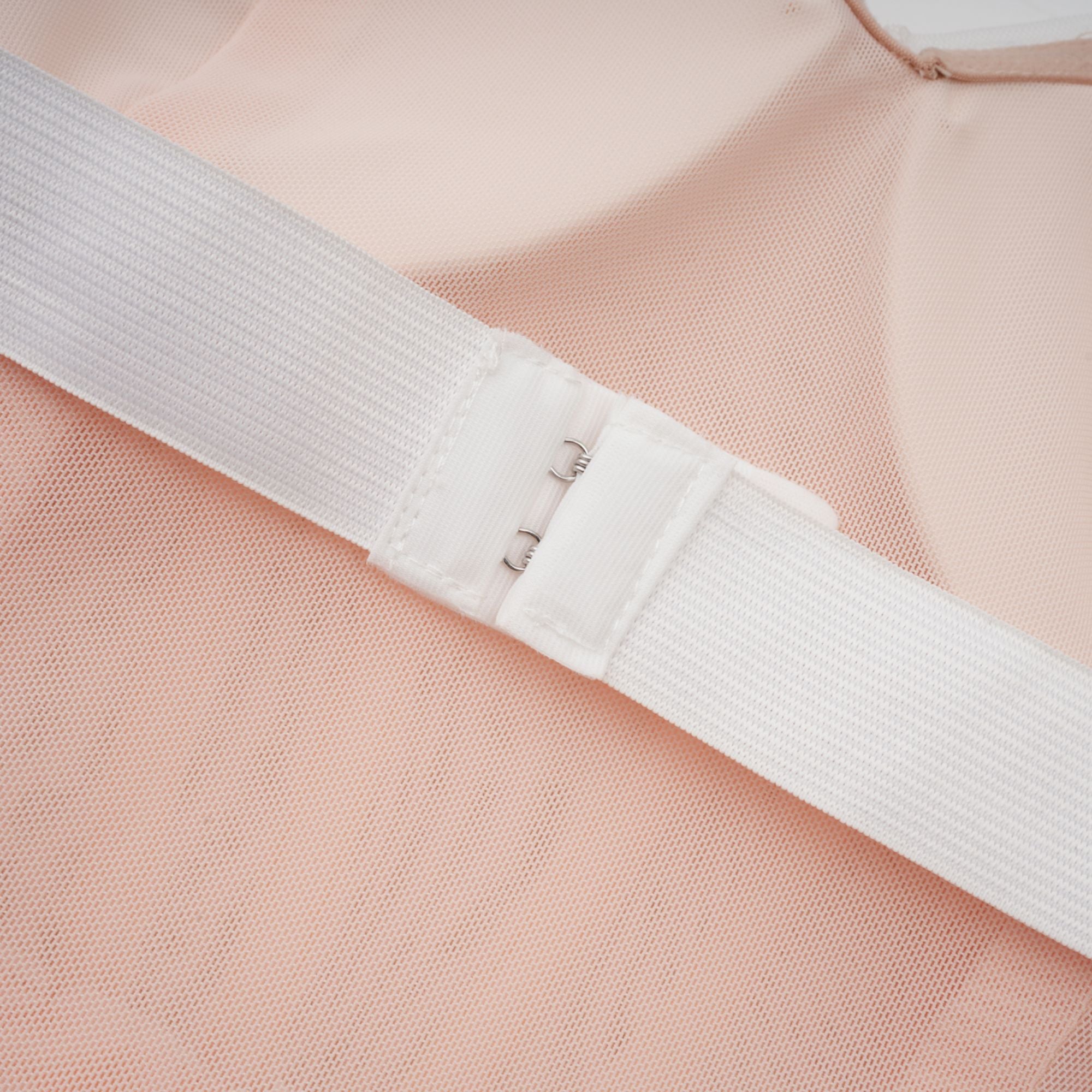 فستان مارجوت ماكسي أبيض مزين بدون أكتاف