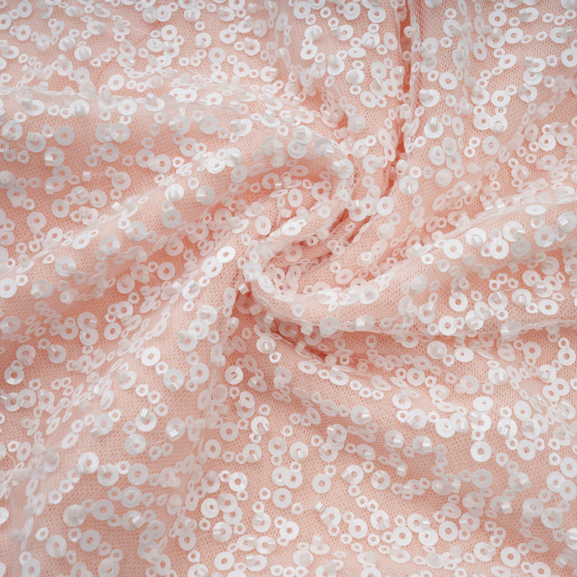 فستان مارجوت ماكسي أبيض مزين بدون أكتاف