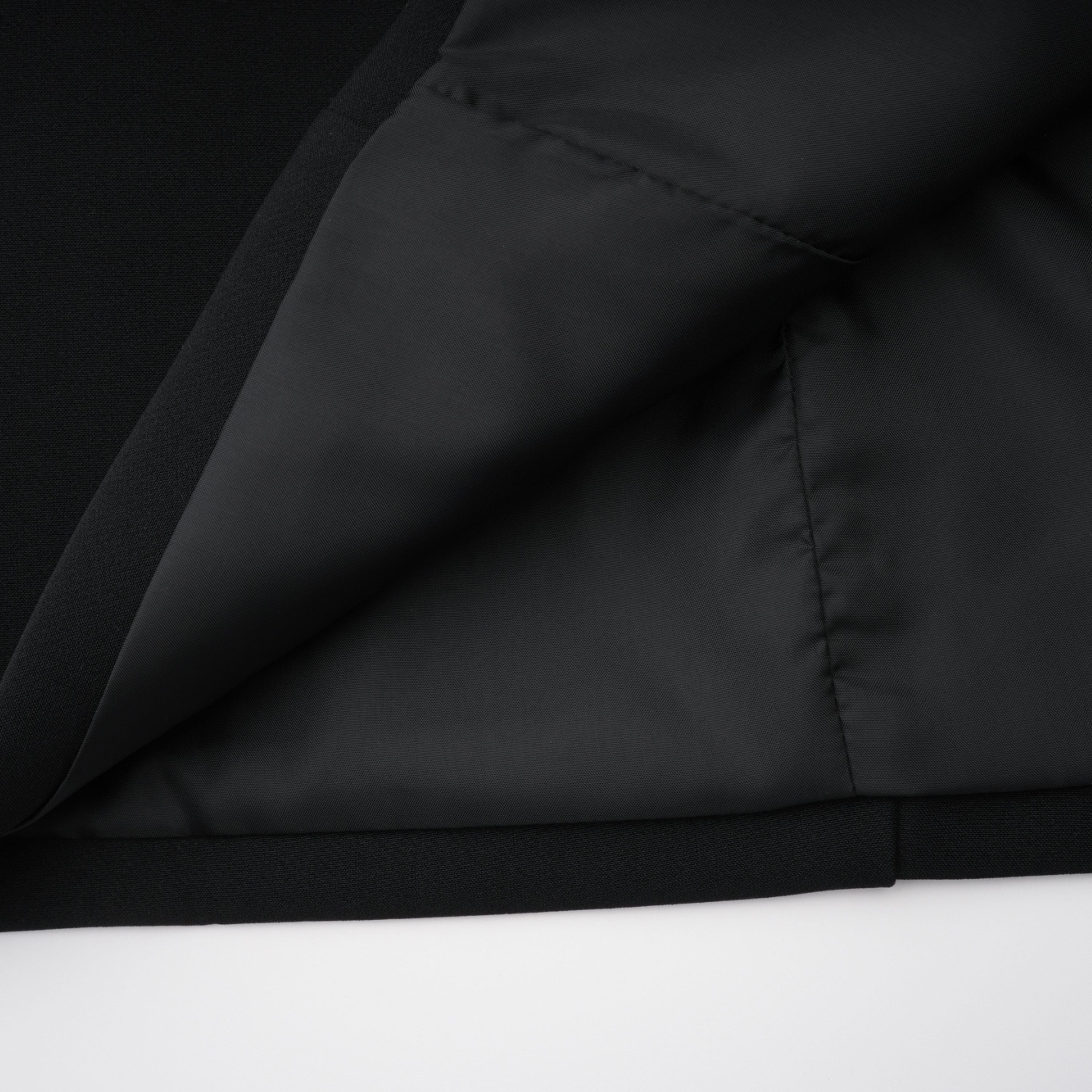 Maxikleid mit Spitzenärmeln