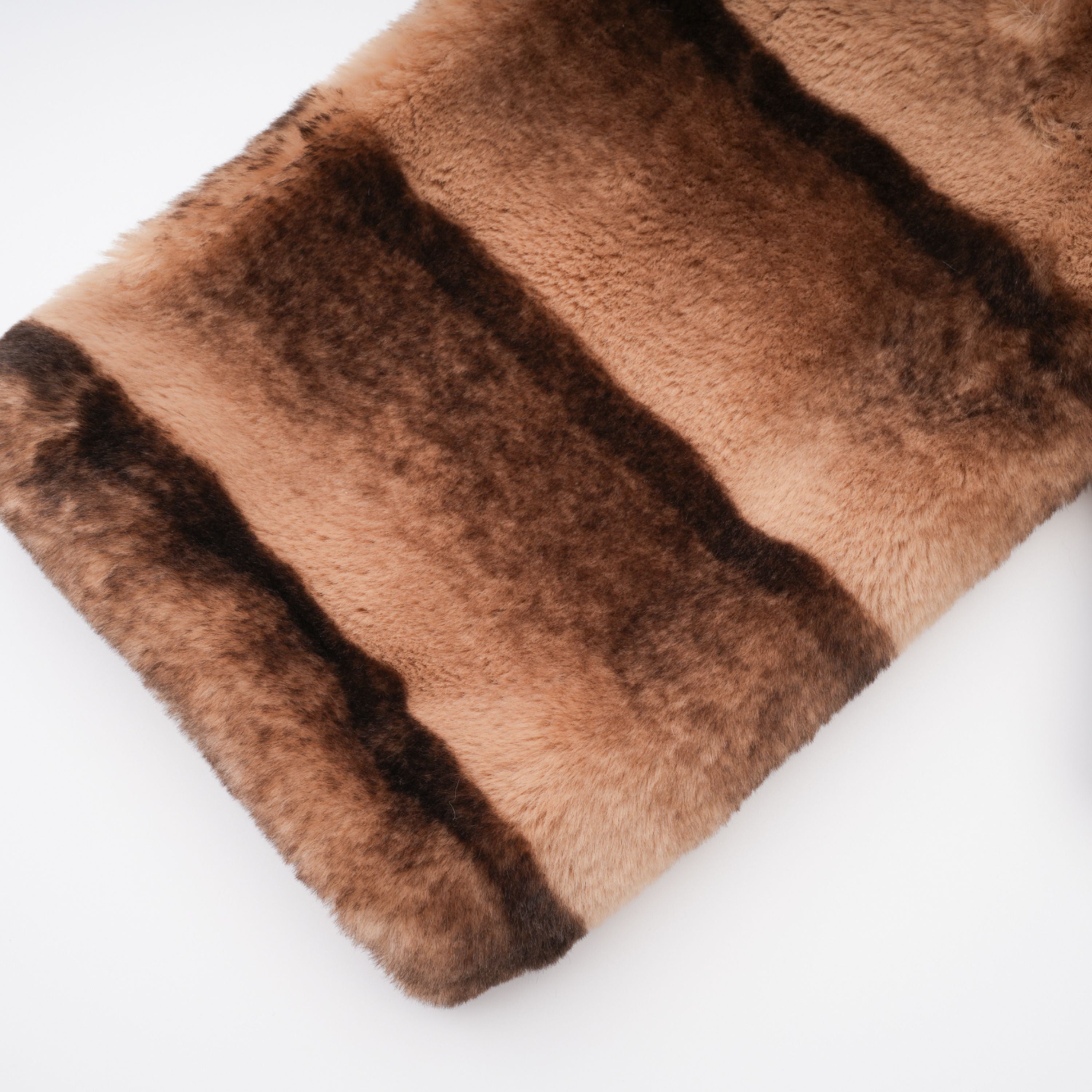 Alina Brown Kurzmantel aus Kunstfell mit Farbverlauf