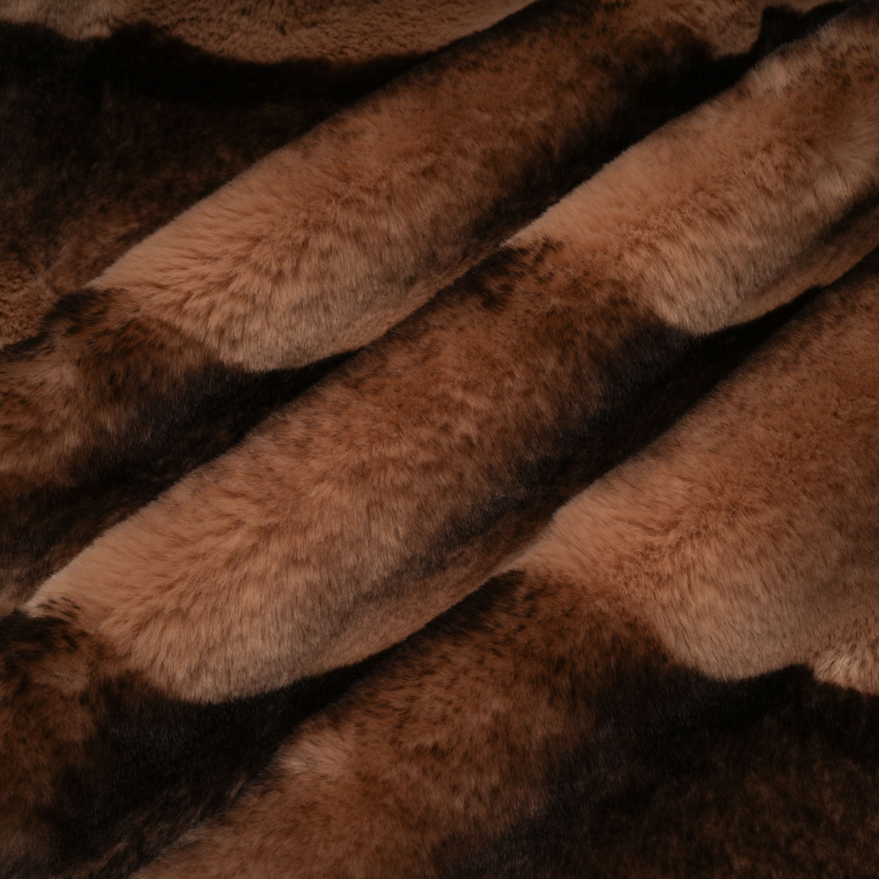 Alina Brown Kurzmantel aus Kunstfell mit Farbverlauf