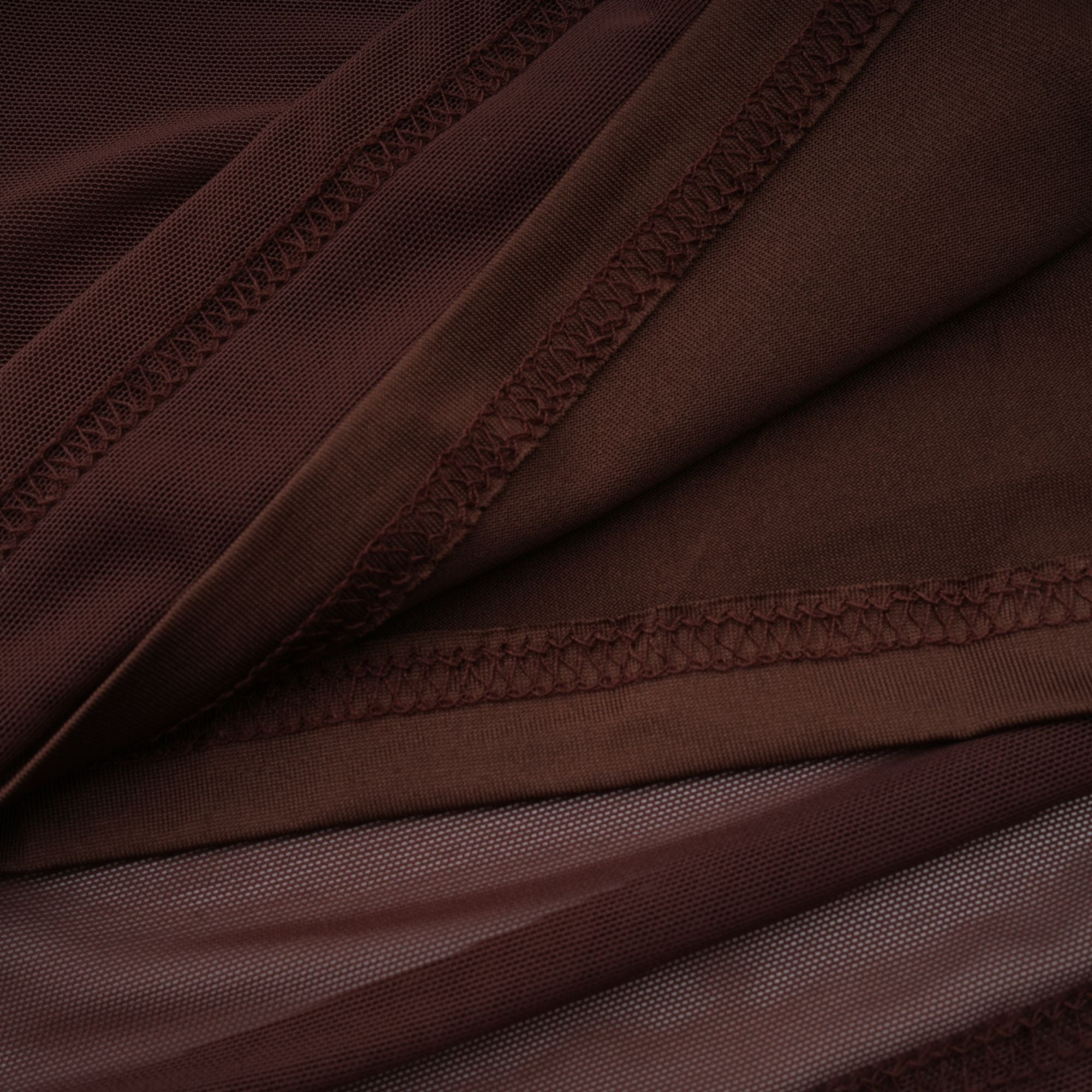 فستان متوسط الطول من Léontine مزين ببروش زهور متعدد الألوان