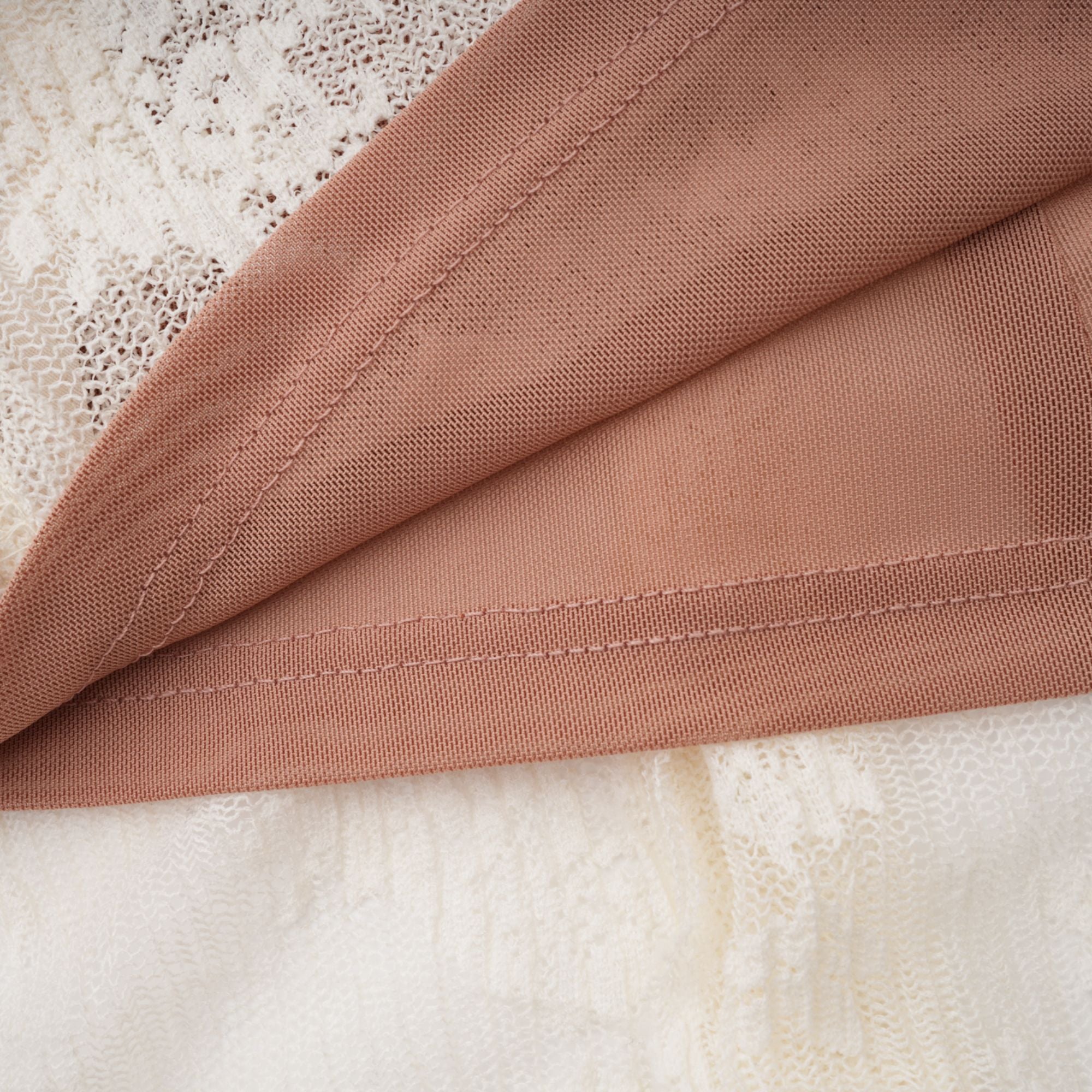 فستان مارلين وايت ماكسي من الدانتيل