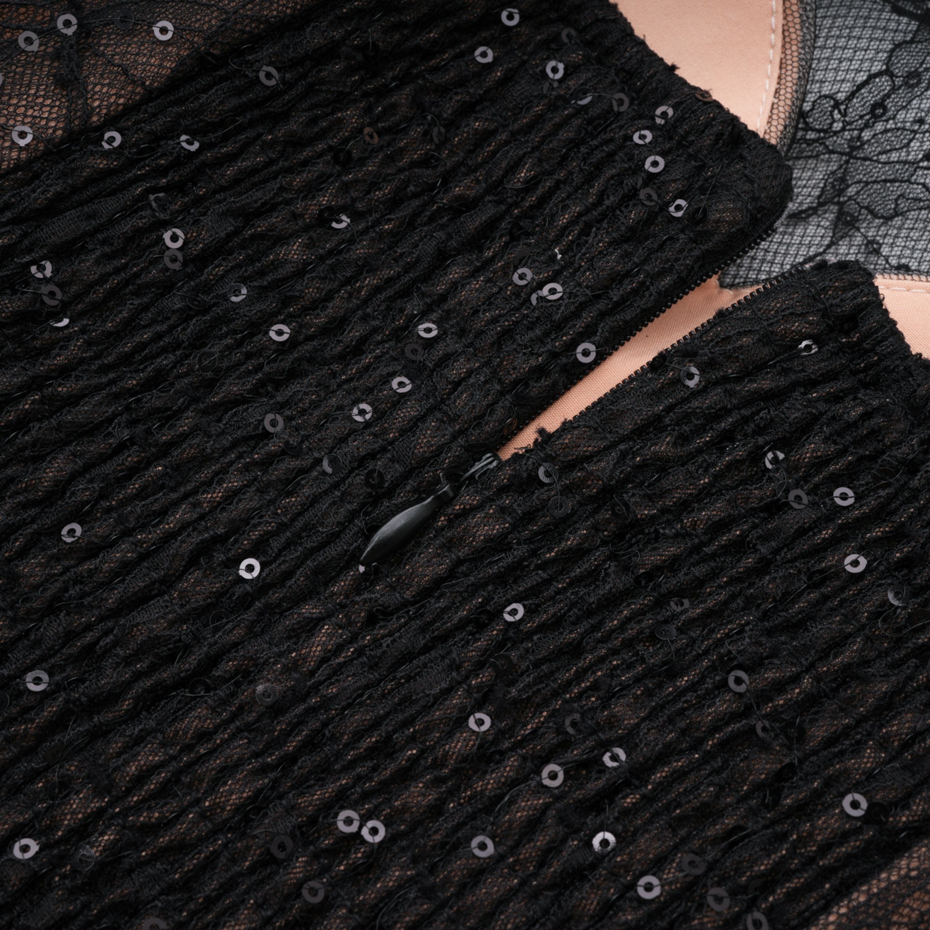 Mirabella Schwarzes Minikleid mit Pailletten und floraler Spitze