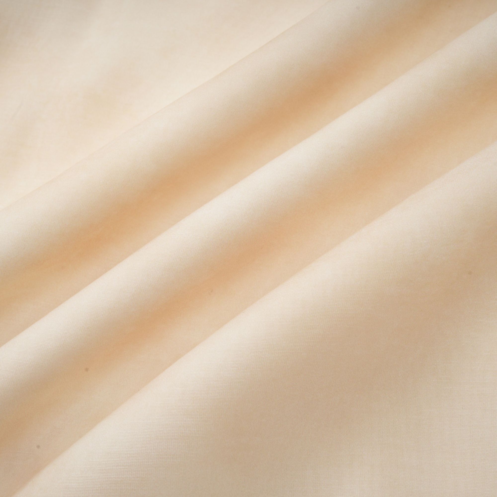 فستان دلفين متوسط الطول بطبعات متعددة الطبقات