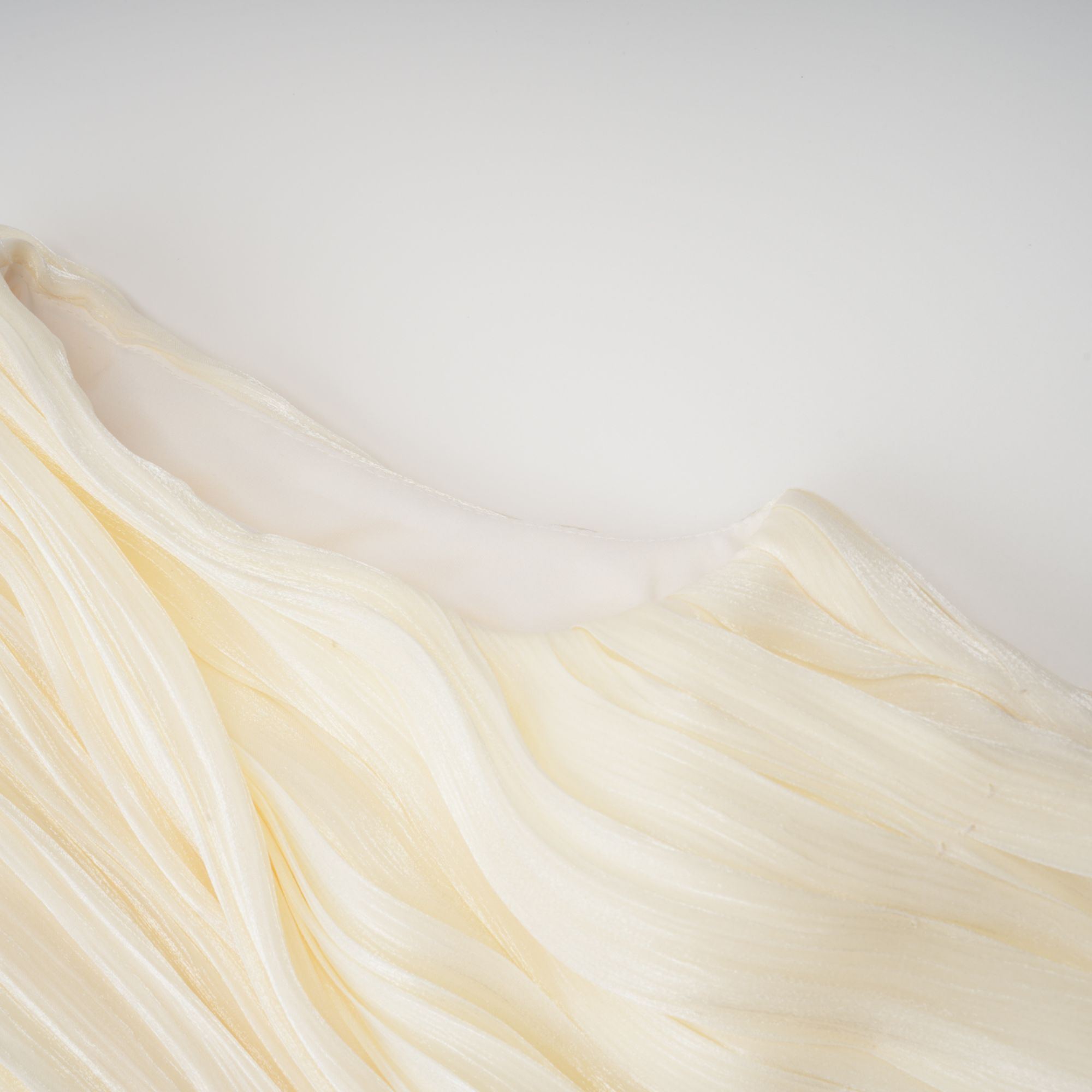 Cyrielle Pleated Mini Dress with Ribbon Design Accent