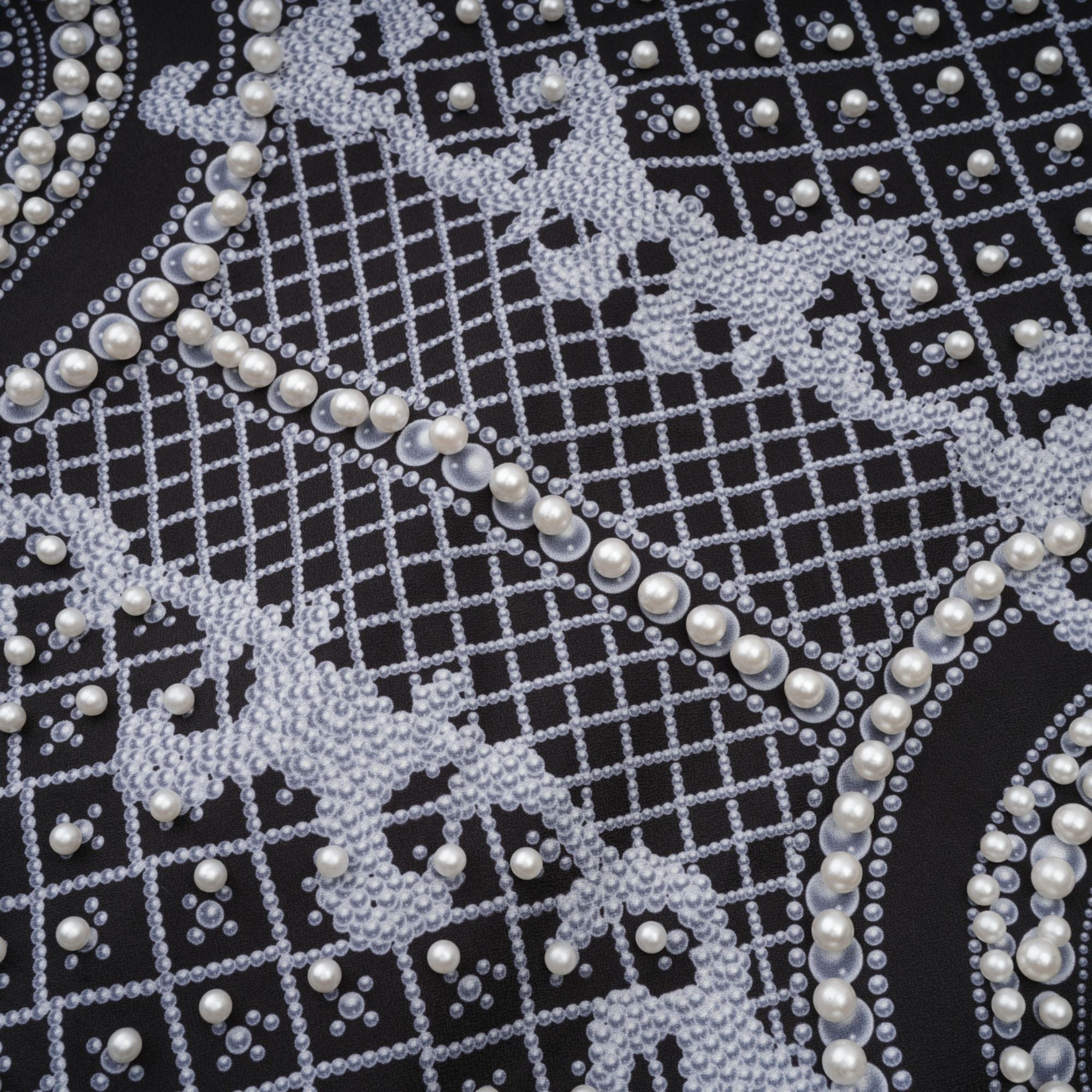 فستان بليزر بفتحة رقبة على شكل حرف V وطبعة نمط كاثرين