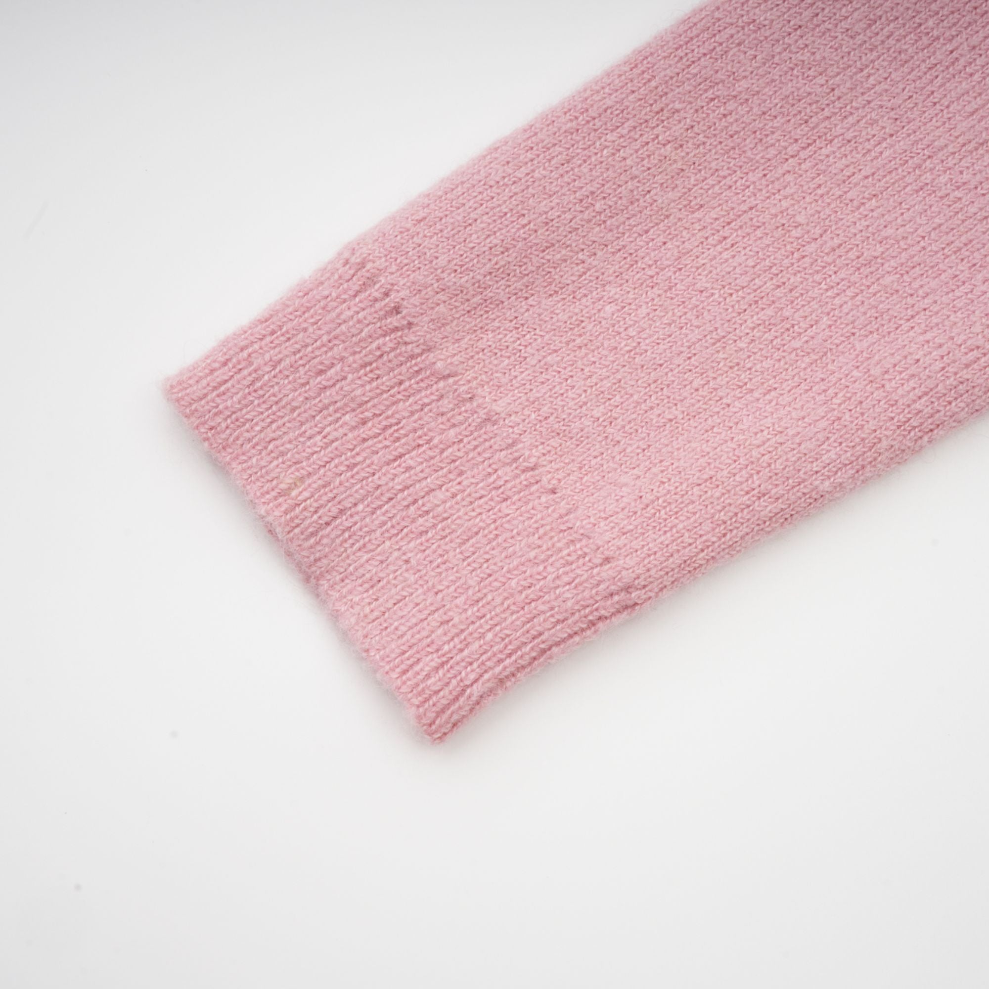 طقم رينيه الوردي المزين بالسترة والتنورة المتطابقة