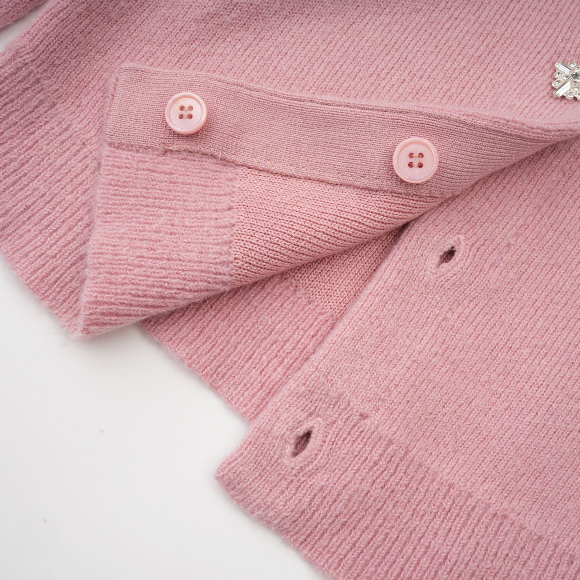 طقم رينيه الوردي المزين بالسترة والتنورة المتطابقة