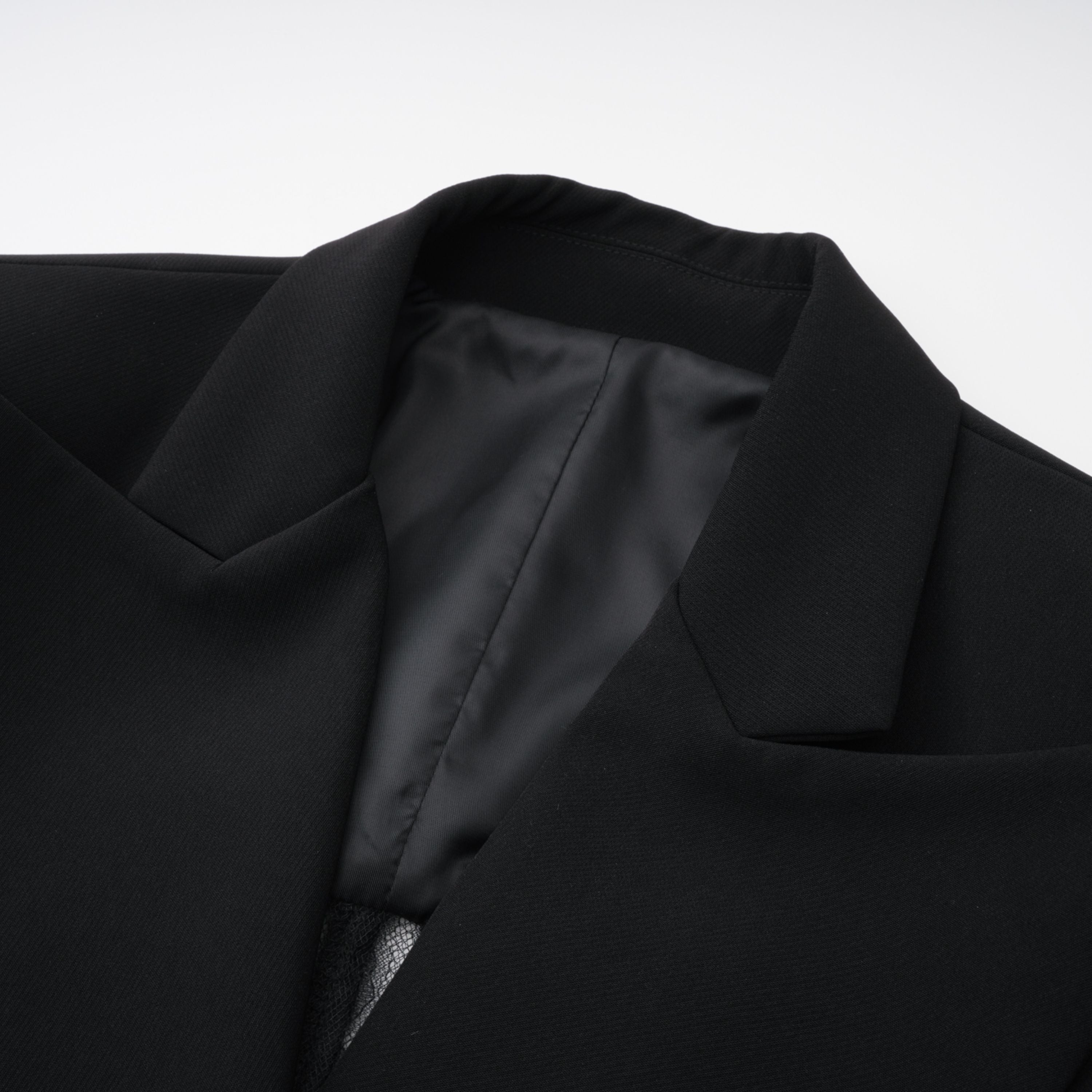 Verena Schwarzer Blazer mit floralem Spitzenbesatz