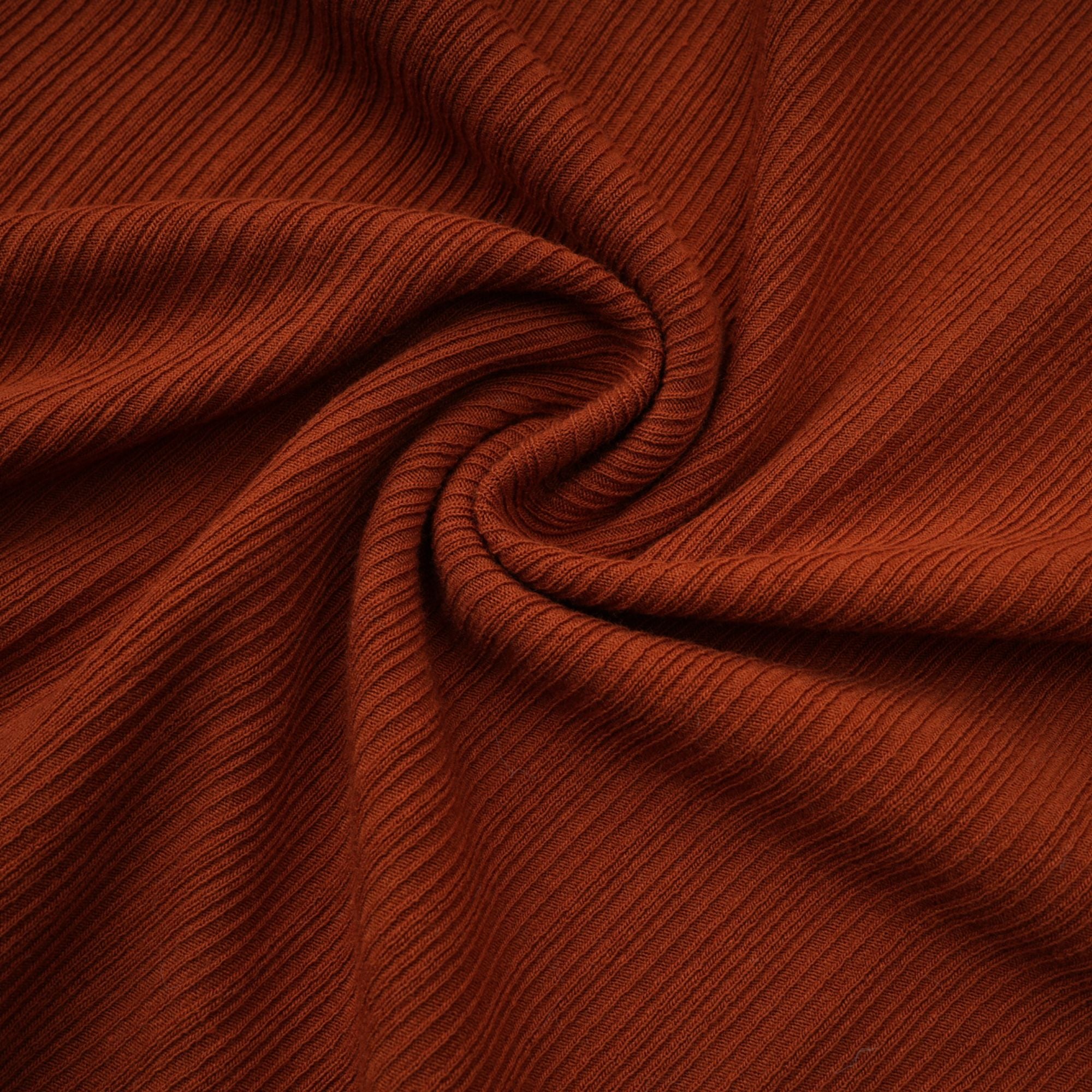 طقم Célestine بني اللون مكون من بلوزة وتنورة متناسقة مقطوعة بشكل ملتوي