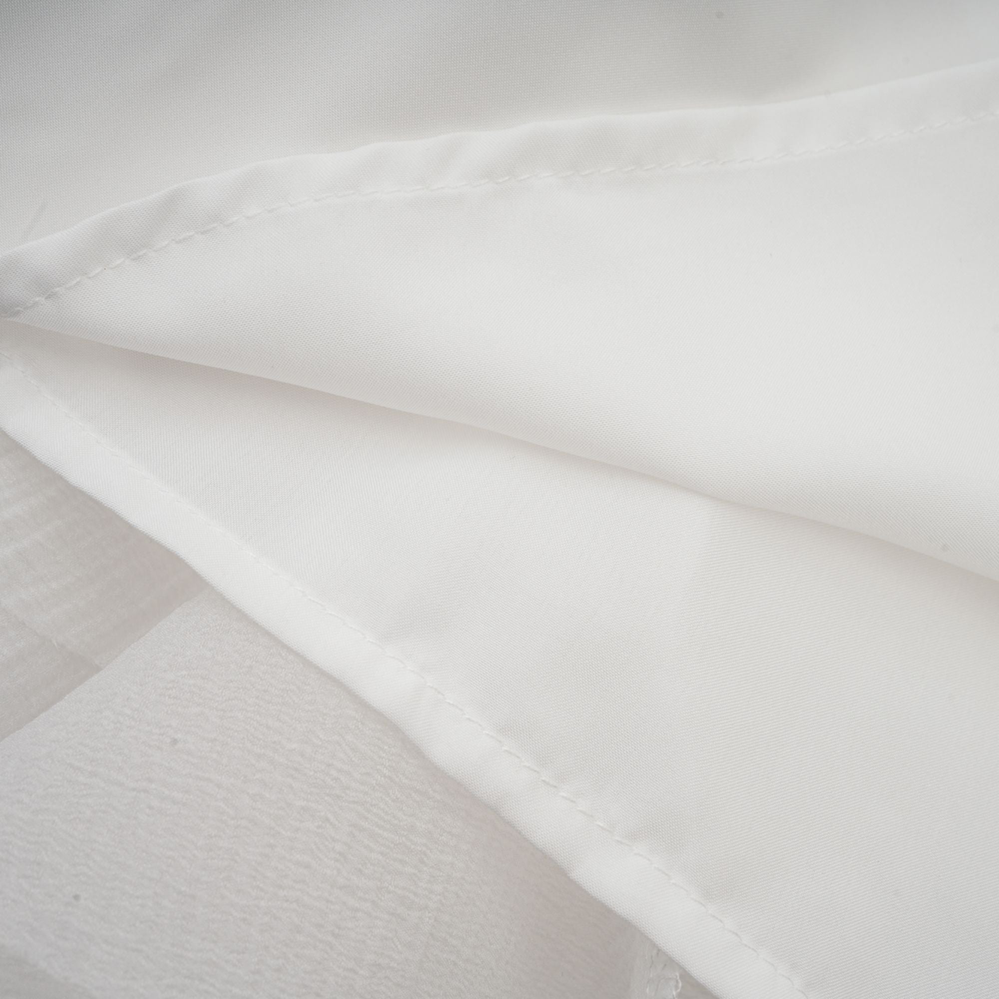 فستان أناييس قصير شفاف وواسع من الأسفل