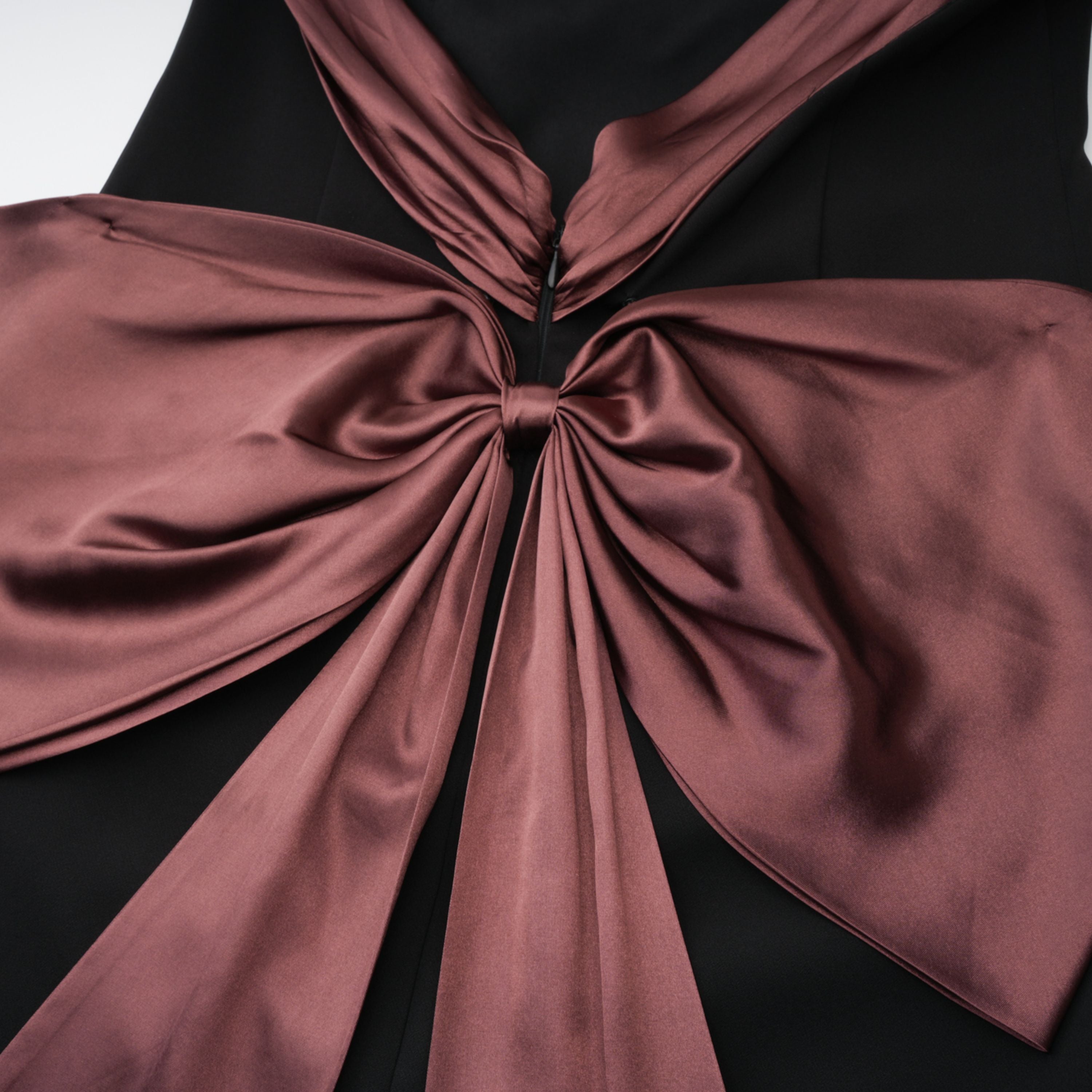 Miriam Black Maxikleid mit offenem Rücken und Schleife