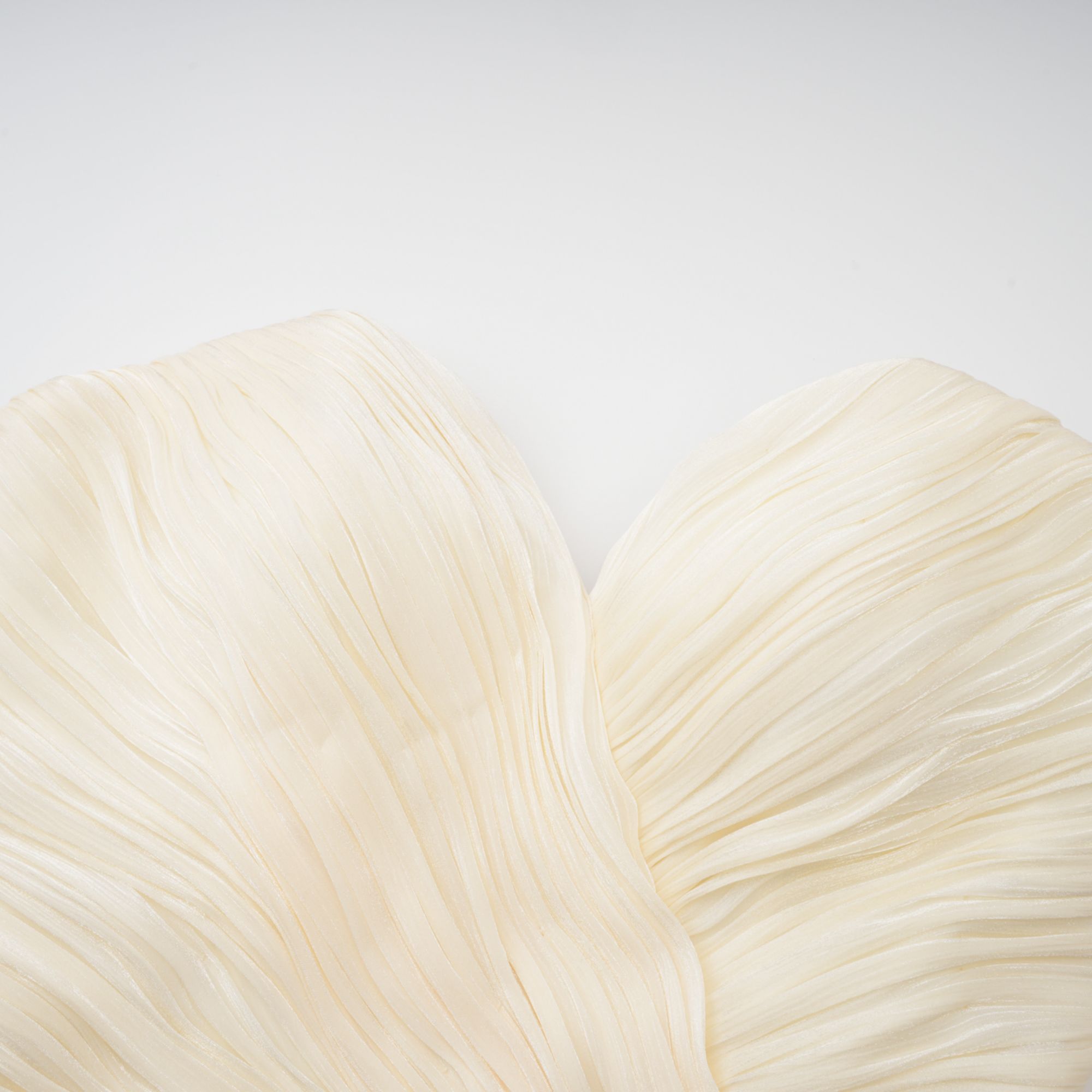 فستان ماكسي روكسان أصفر بتصميم مزين بتجعيدات وخصر مشدود