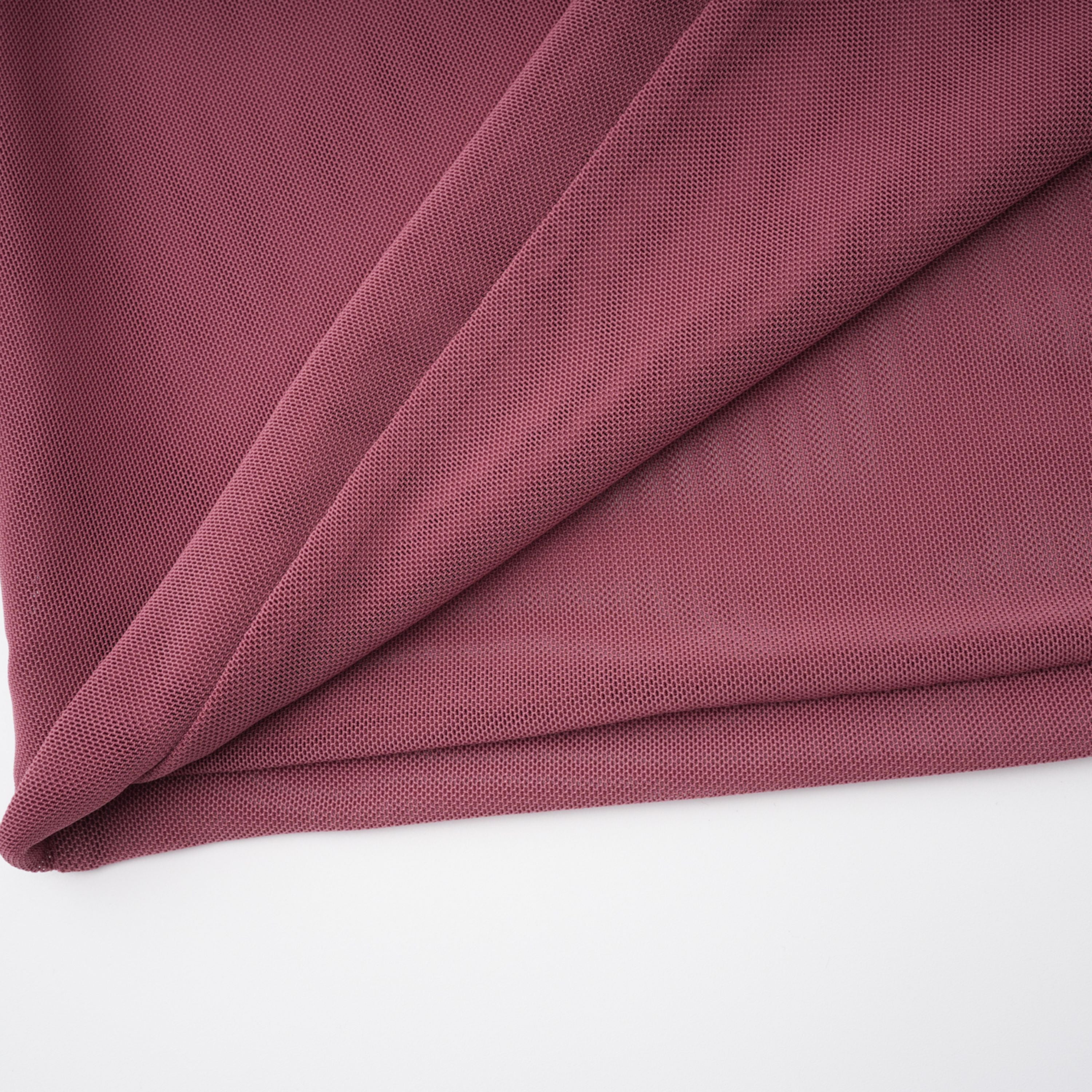 Liliana Brown Asymmetrisches Maxikleid mit gerafftem Cape