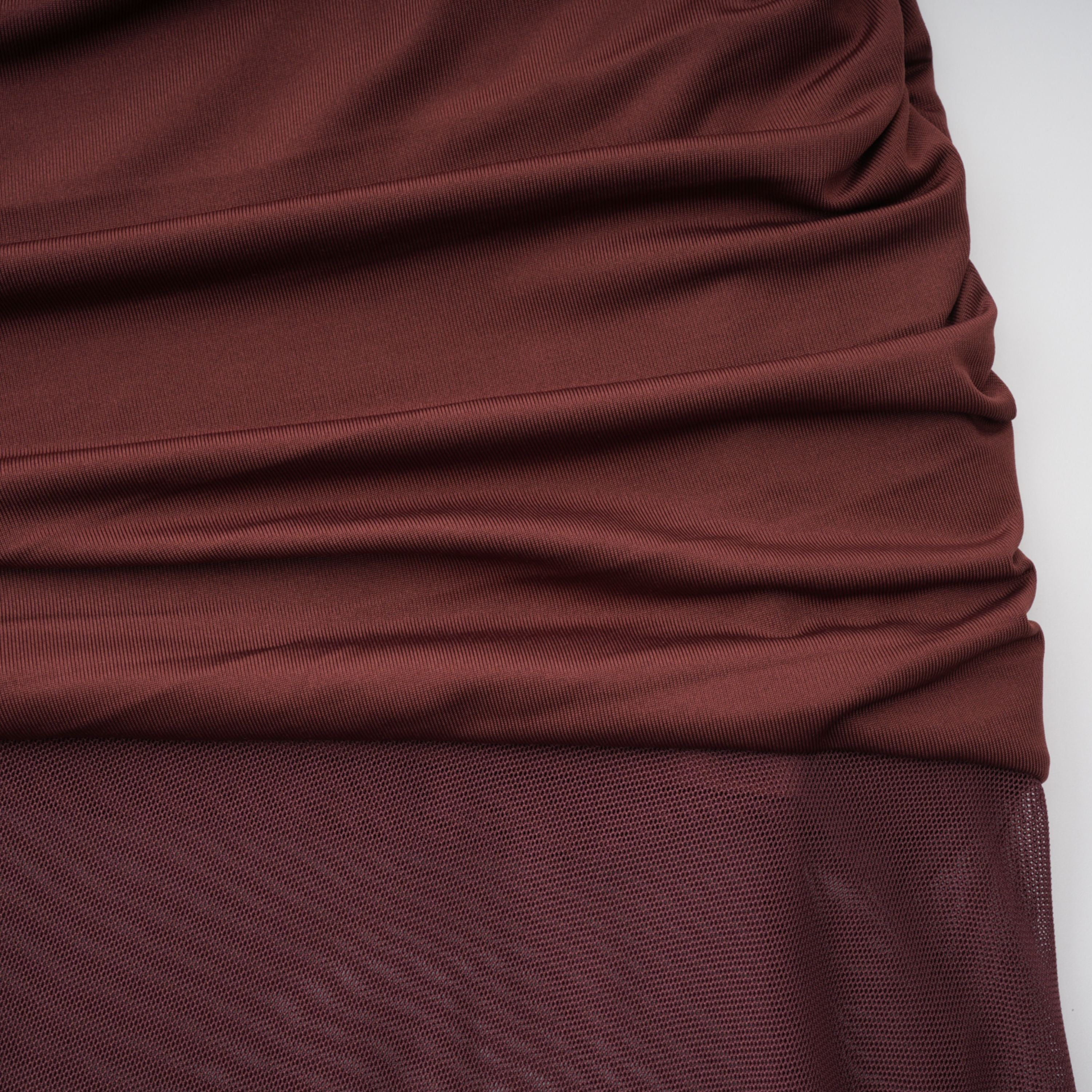 Seren Brown Maxikleid mit gerafftem Tüll-Einsatz