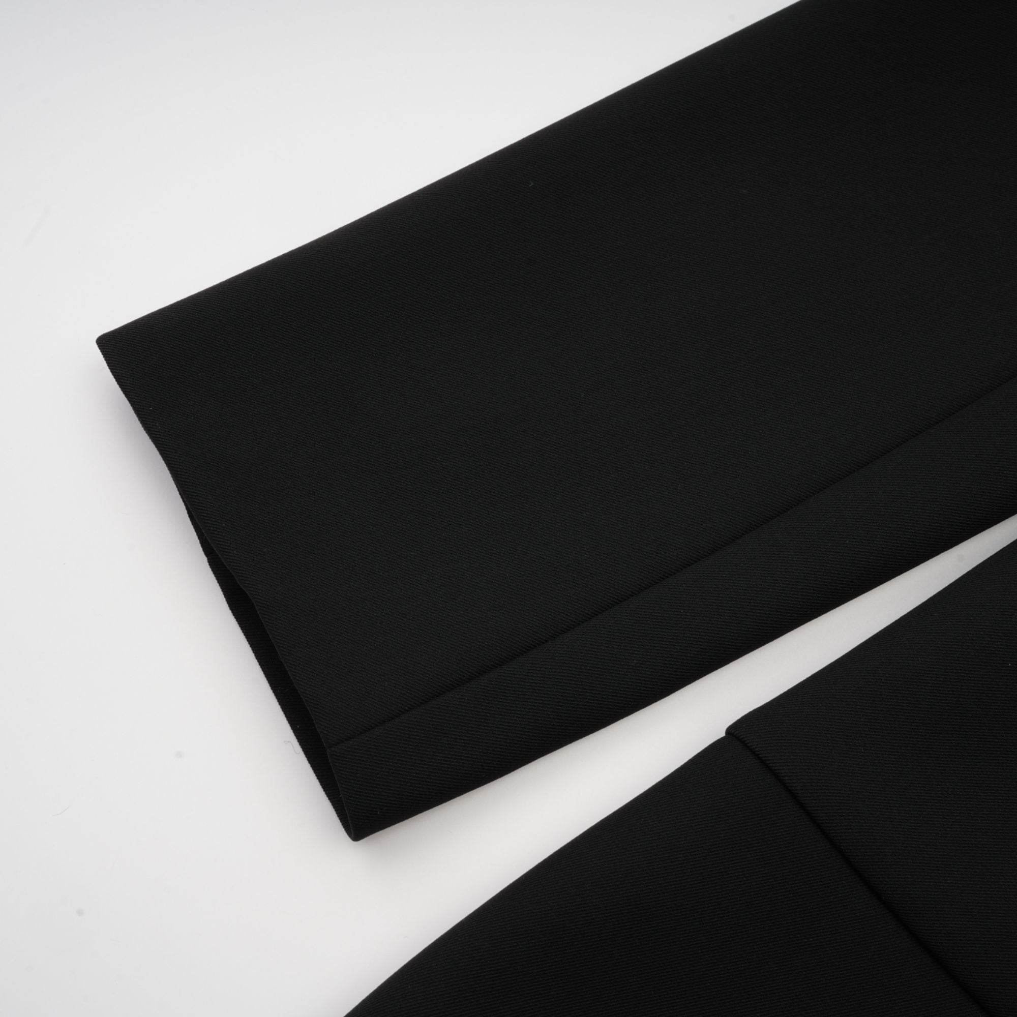 فستان بليزر أسود بصف أزرار واحد من Aurore