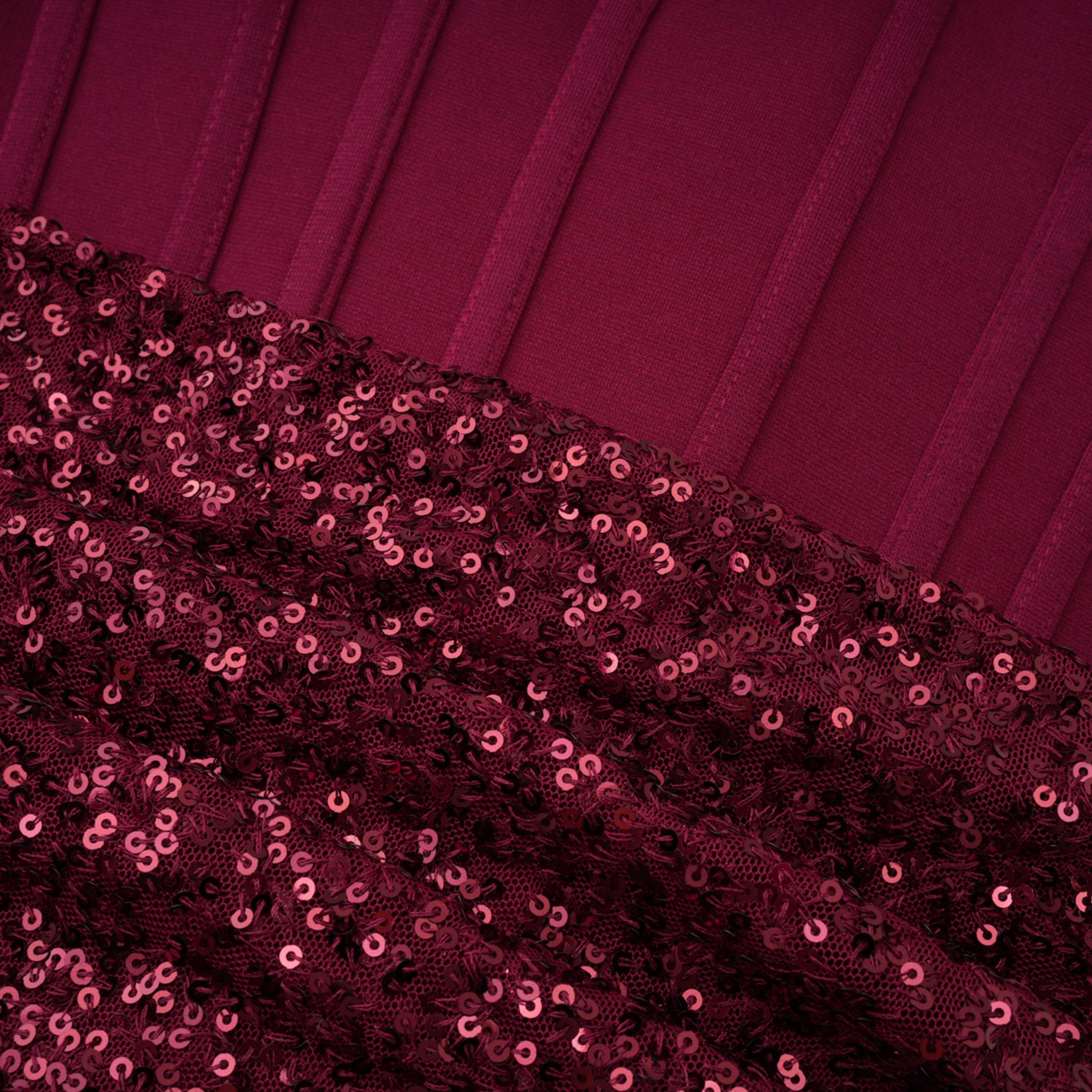 Paulette Rotes, verziertes, gerafftes, figurbetontes Minikleid