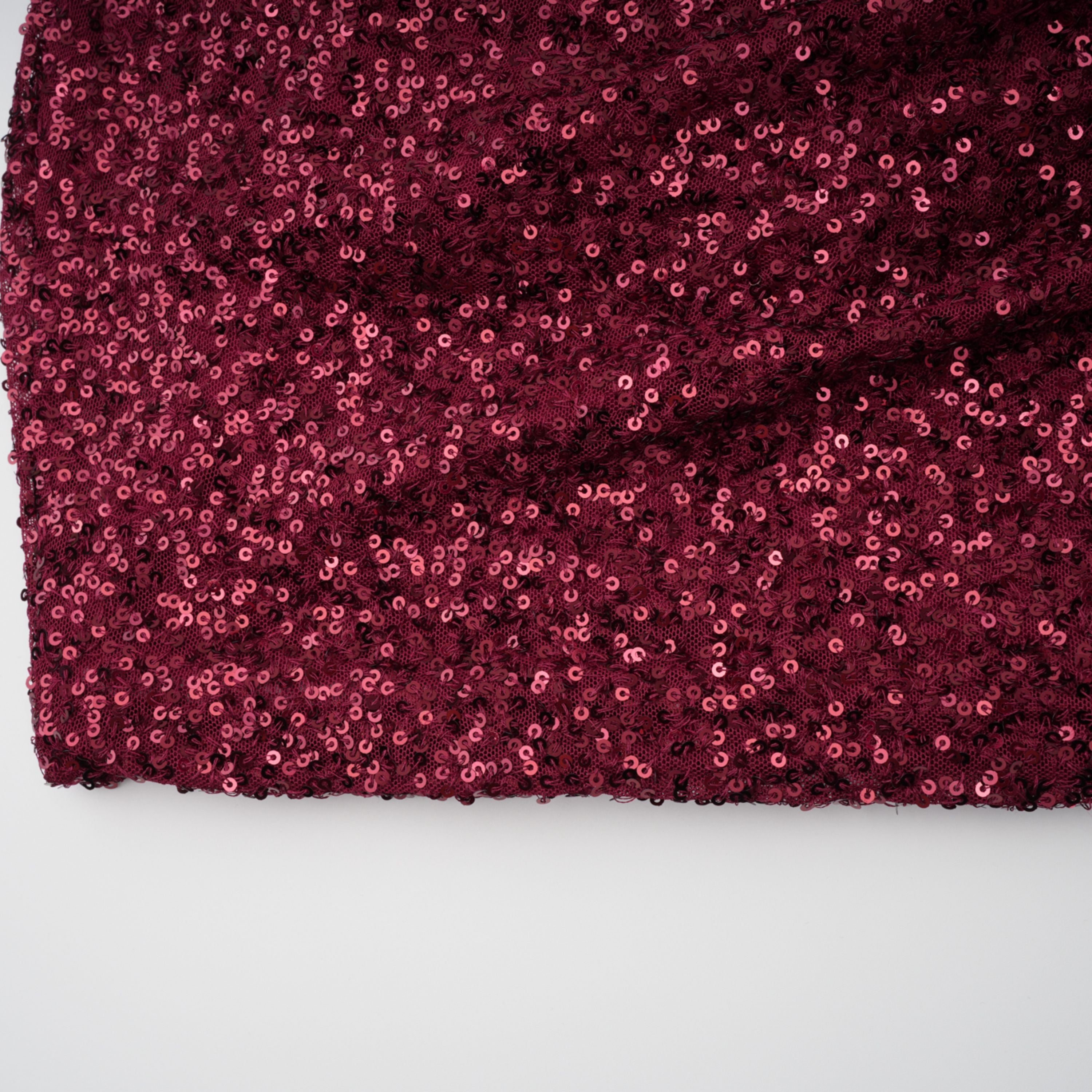 Paulette Rotes, verziertes, gerafftes, figurbetontes Minikleid