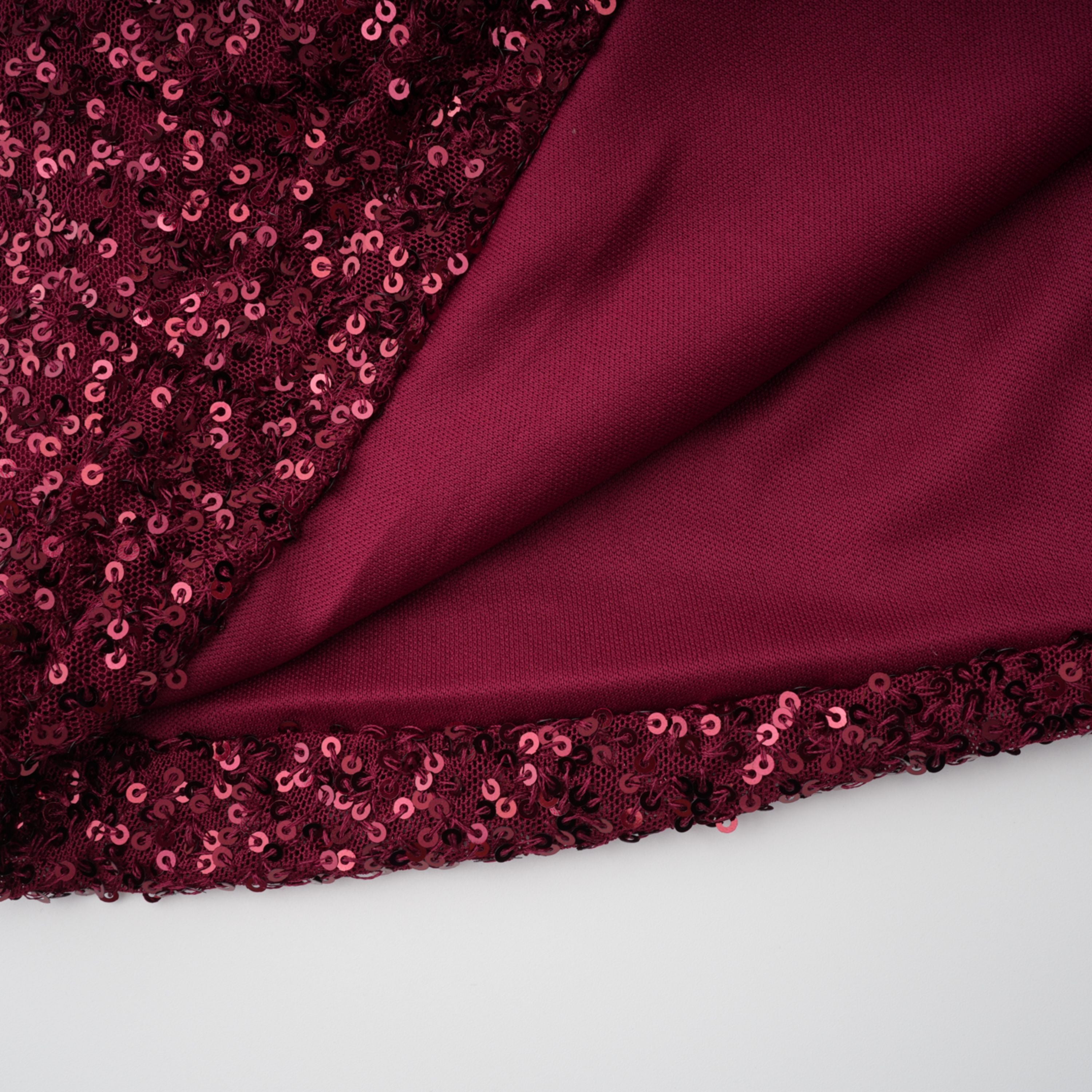 Paulette Rotes, verziertes, gerafftes, figurbetontes Minikleid