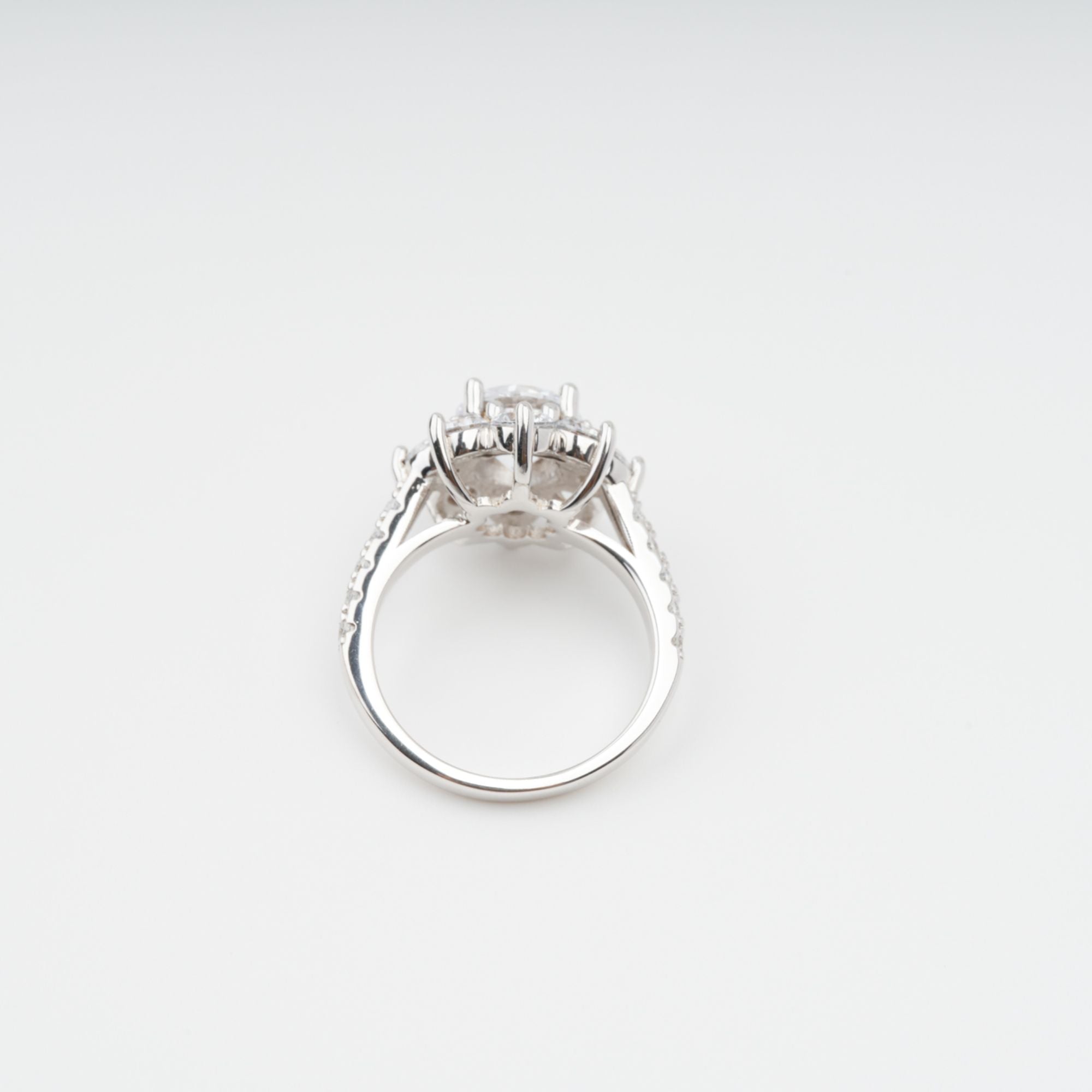 Émilie Sterling Silver Flower Shaped Zircon Gemstone Ring