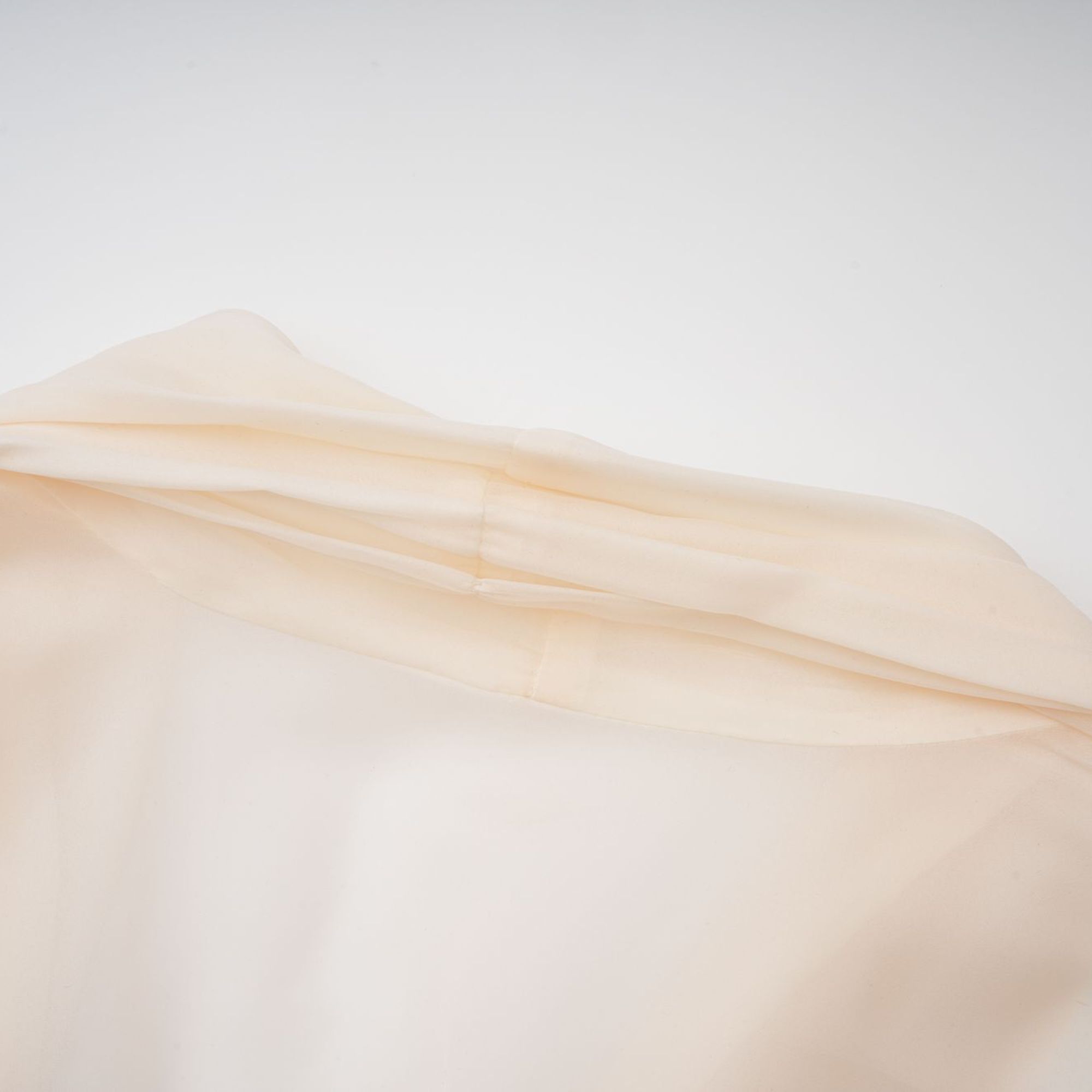 Riley Cremeweißes drapiertes Maxikleid aus Tüll