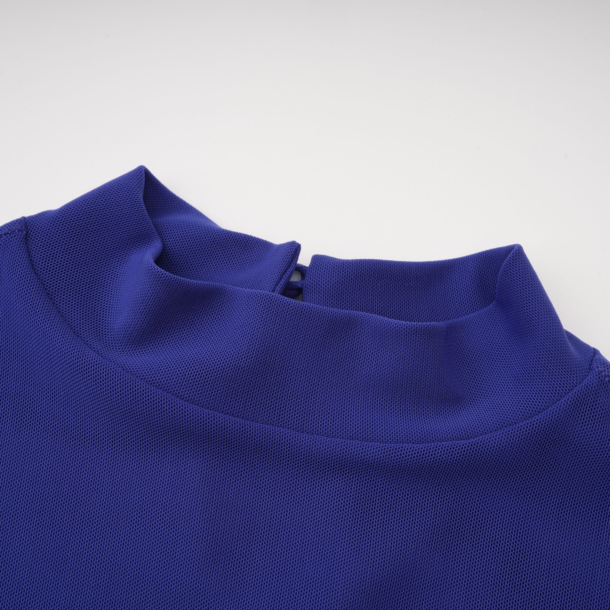 Éva Blaues, drapiertes, gerafftes Maxikleid