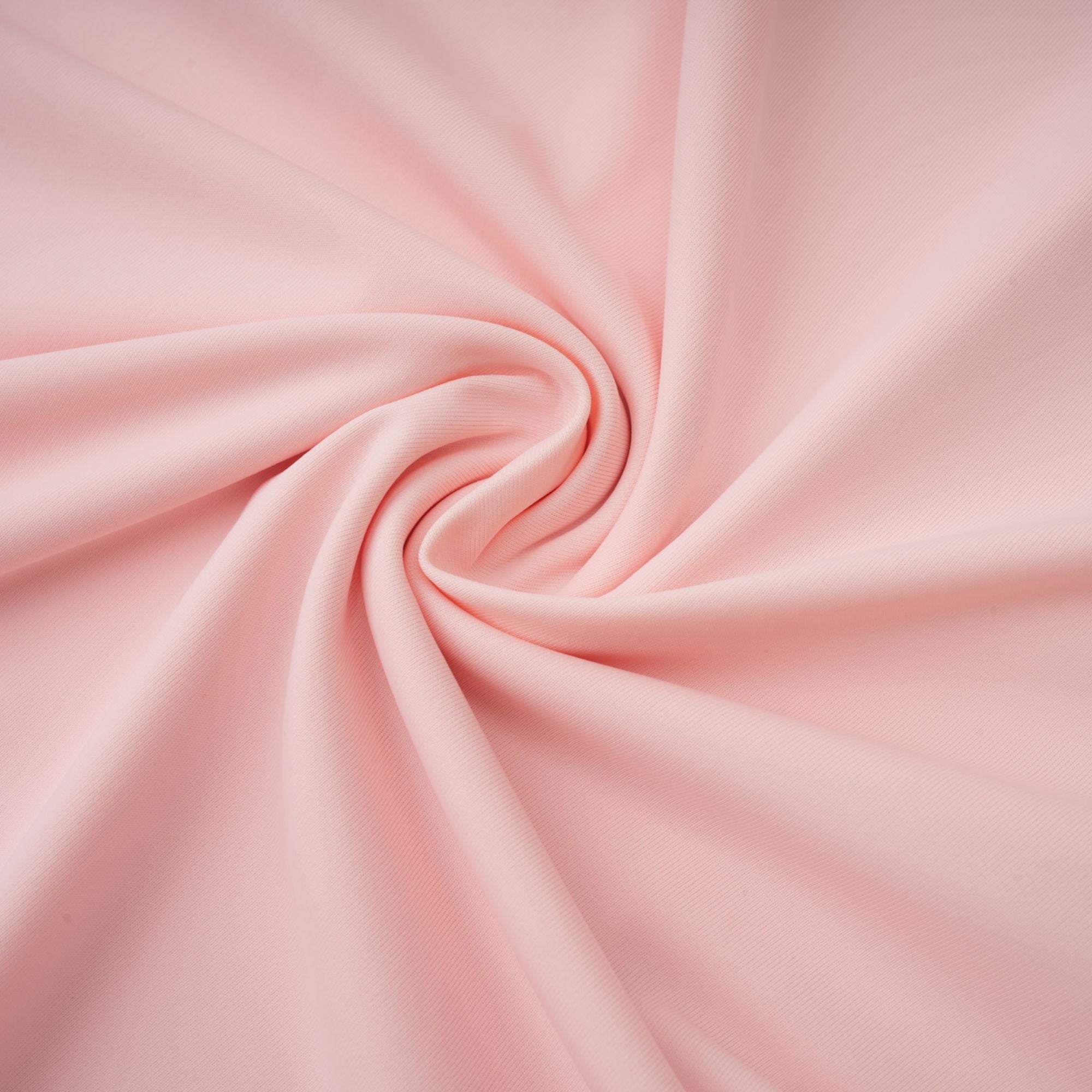 فستان ماكسي وردي بفتحة صدر على شكل قلب من ريفيري