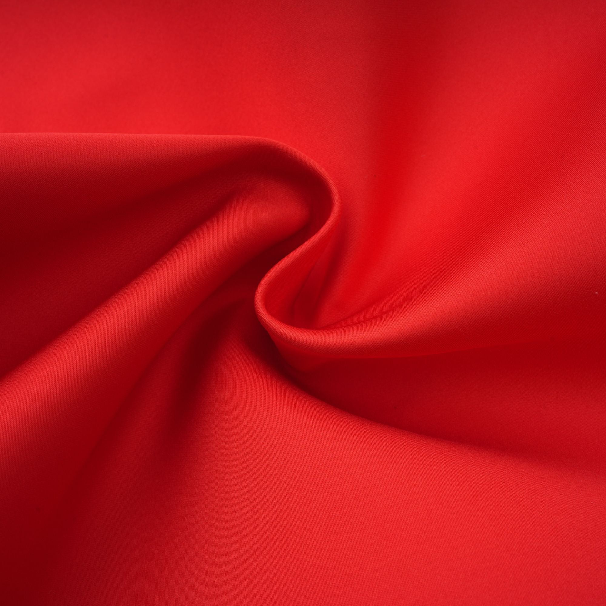 فستان لور الأحمر القصير بدون أكمام