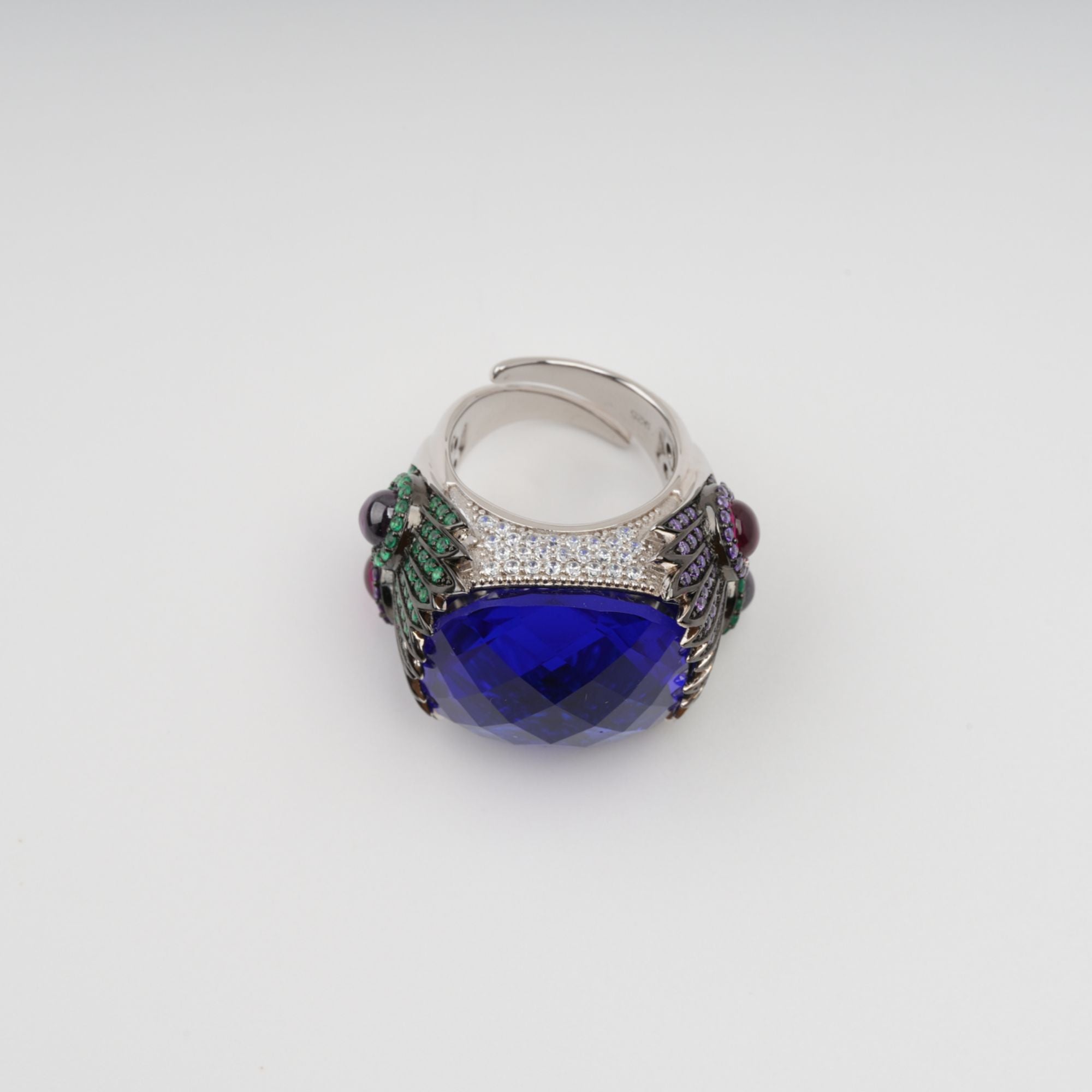 خاتم جيفري الأزرق المرصع بالأحجار الكريمة القابل للتعديل