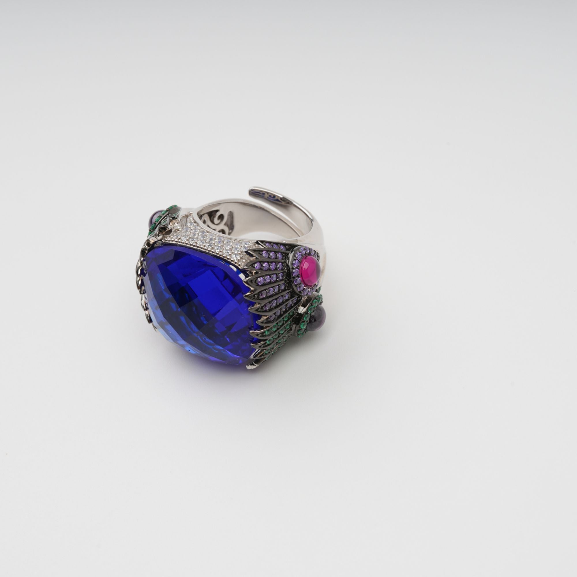 خاتم جيفري الأزرق المرصع بالأحجار الكريمة القابل للتعديل