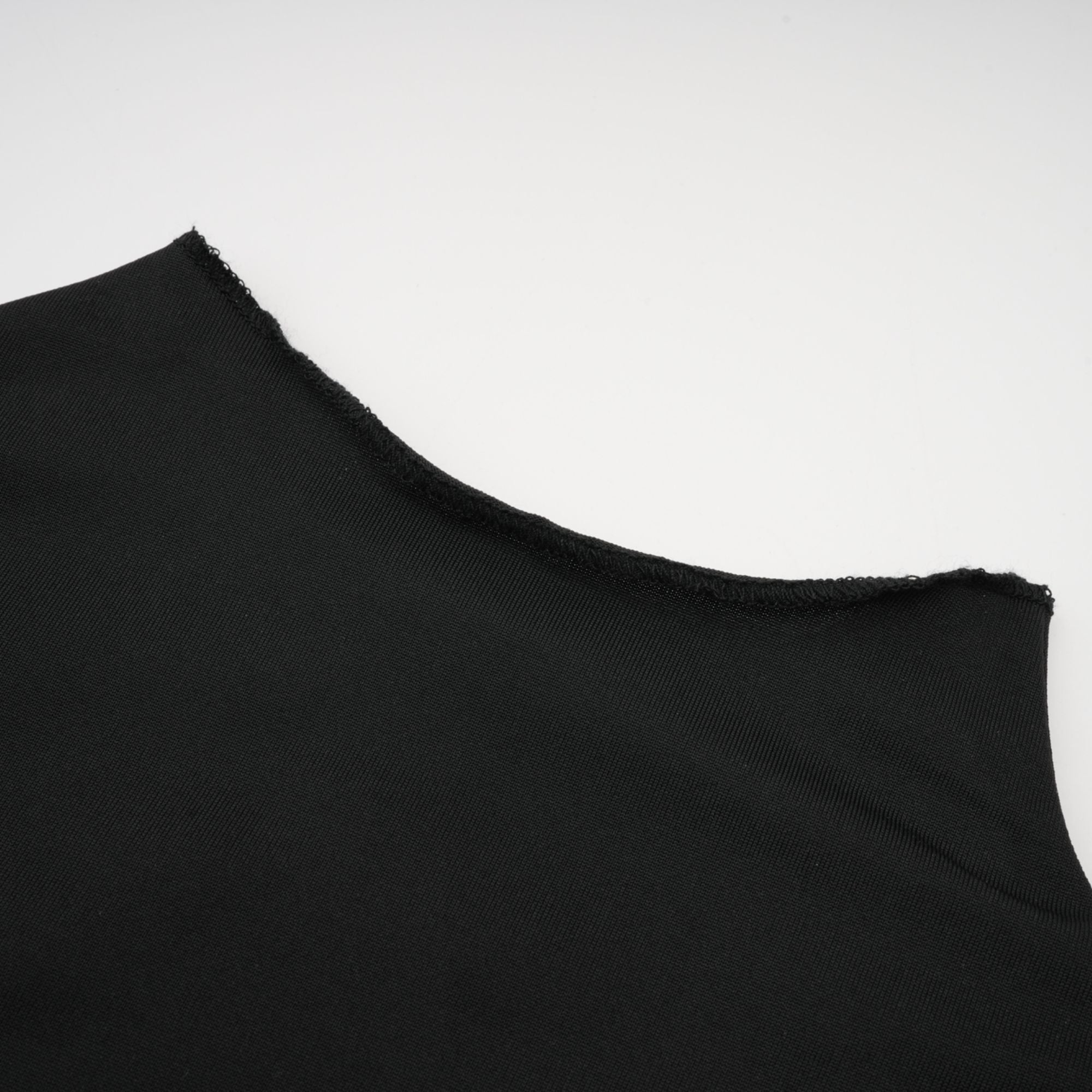 بدلة كابريانا بأكمام طويلة وفتحات