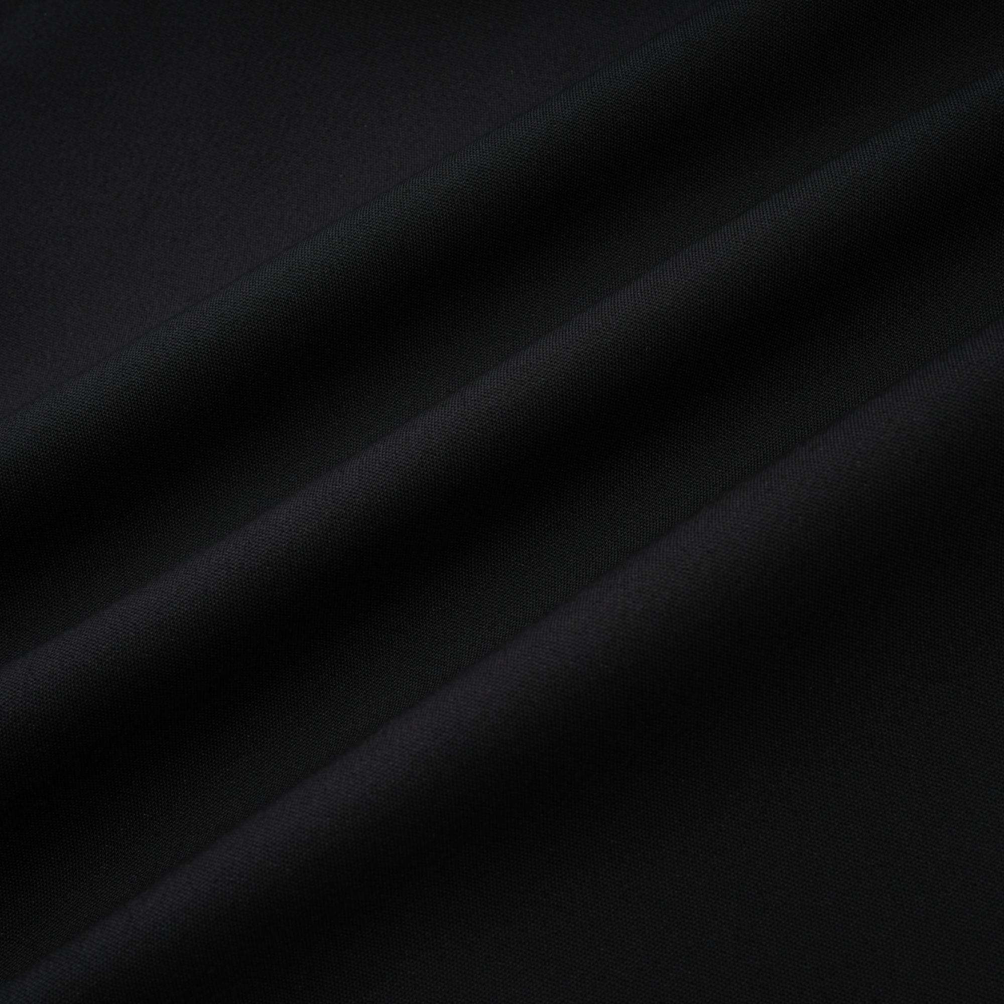 فستان جاينا الأسود ذو الجيب والخطاف